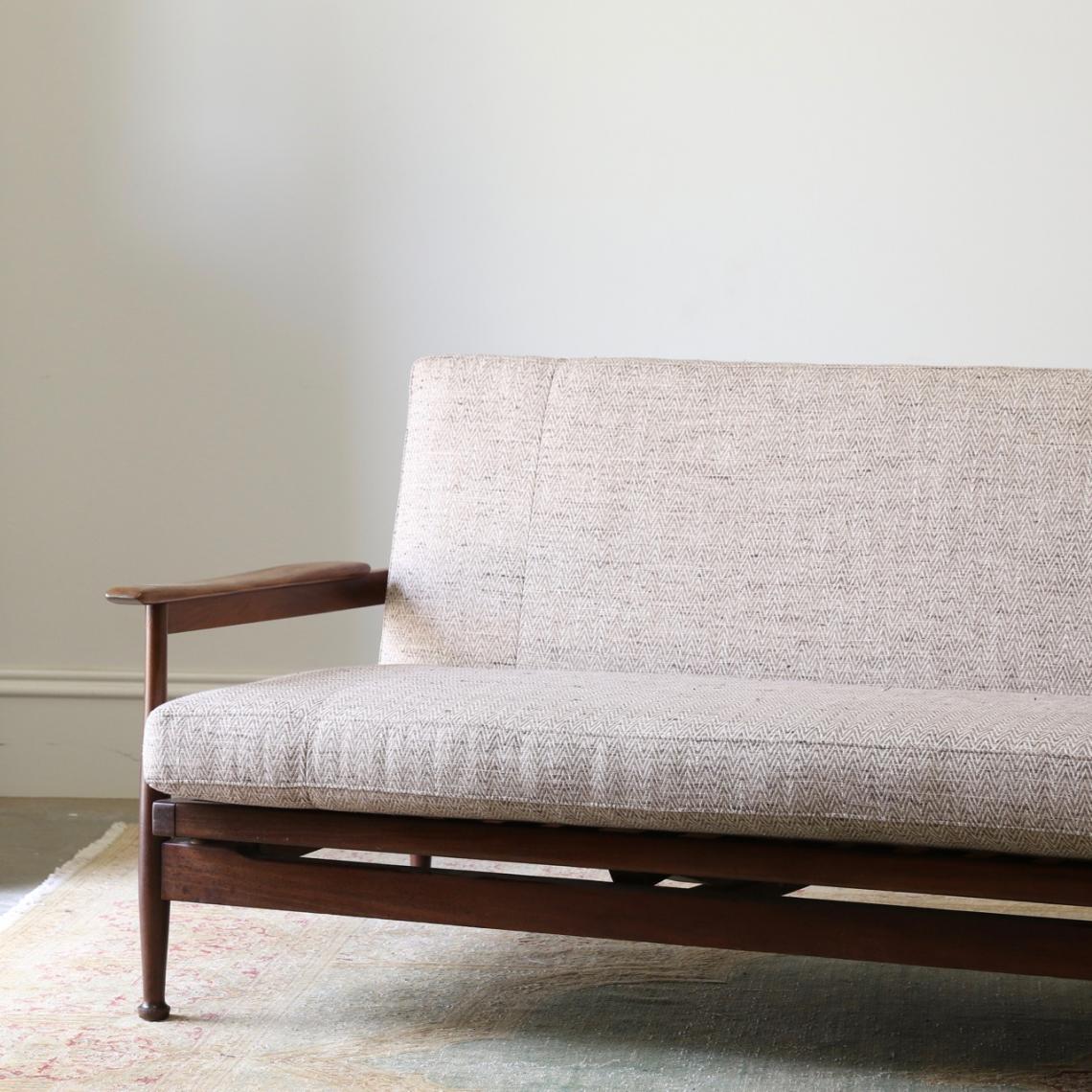 Mid-Century Sofa / Daybed
