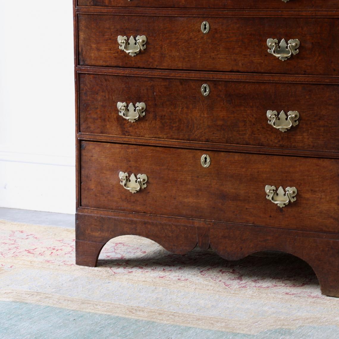 Georgian Chest of Drawers