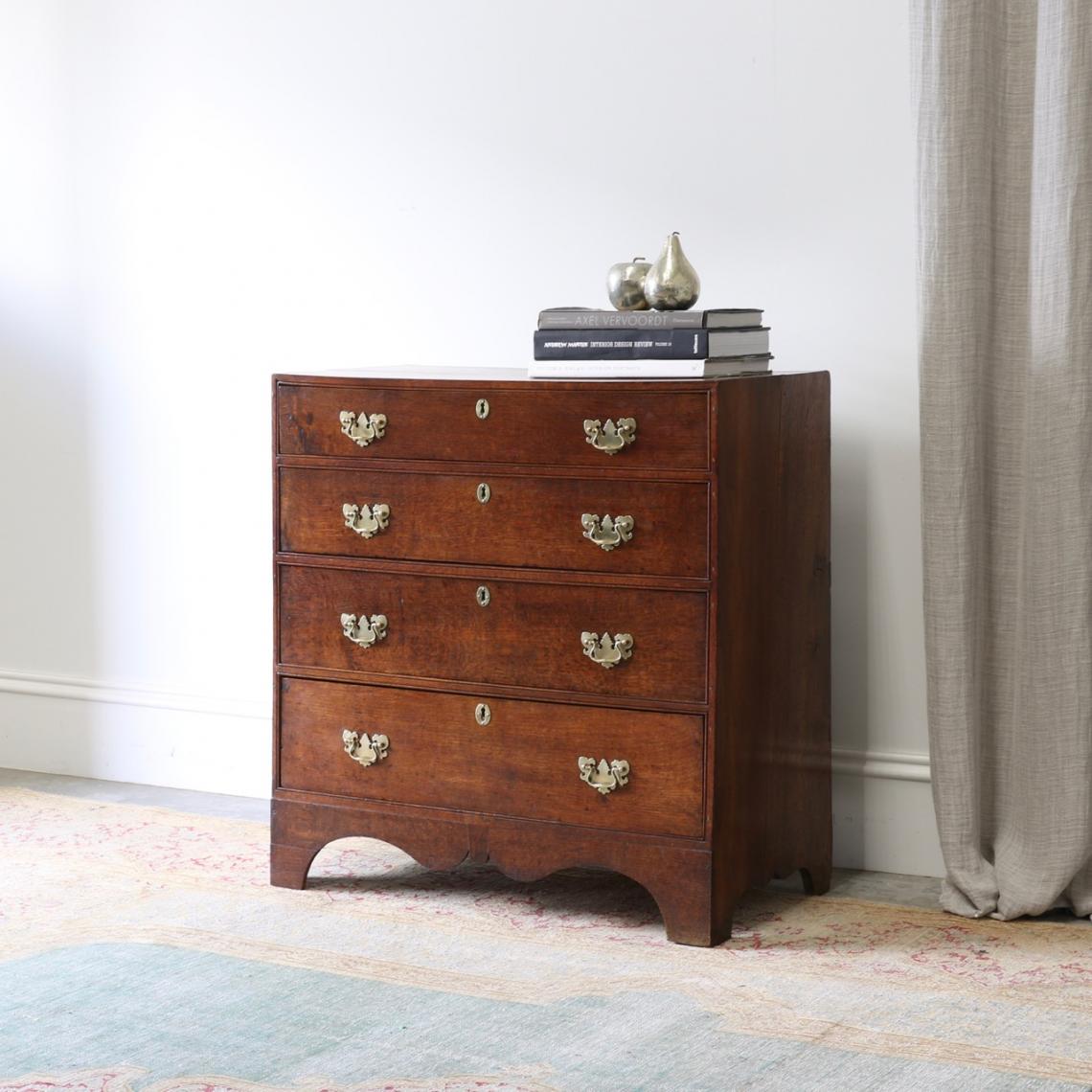 Georgian Chest of Drawers