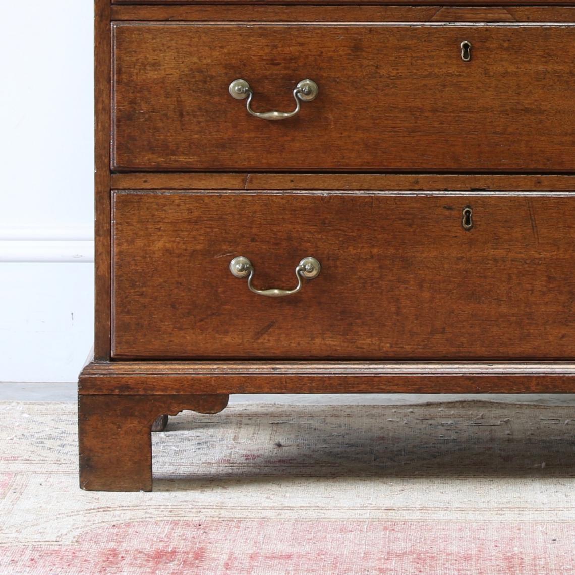 Georgian Chest of Drawers