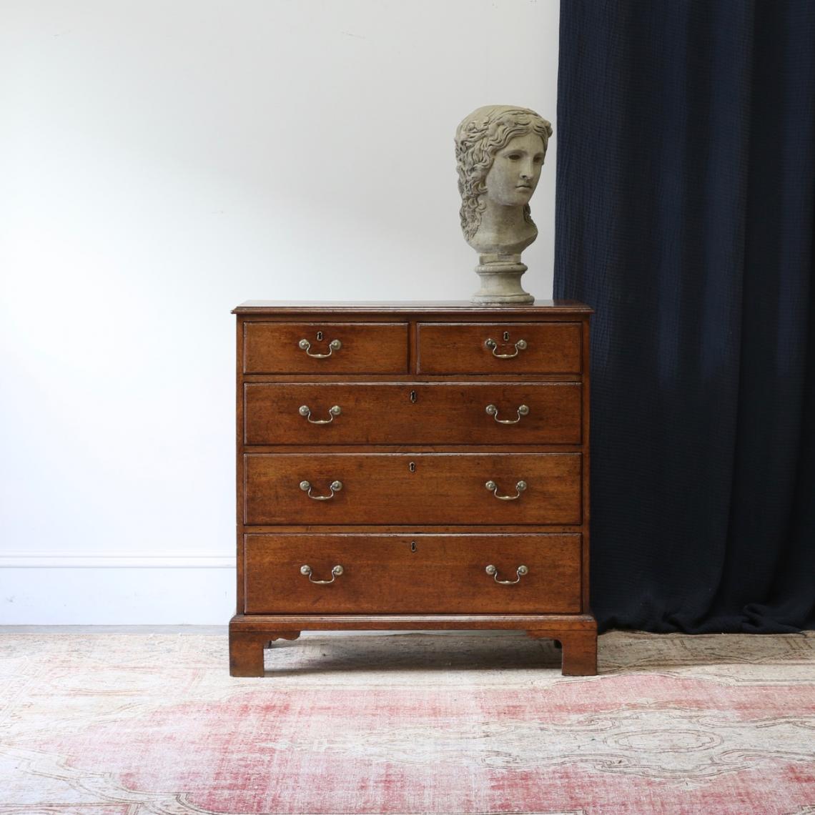 Georgian Chest of Drawers