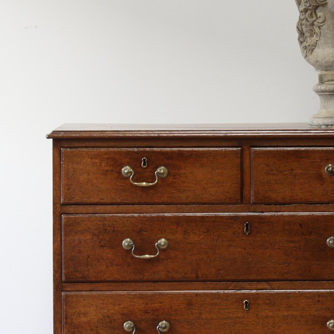 Georgian Chest of Drawers