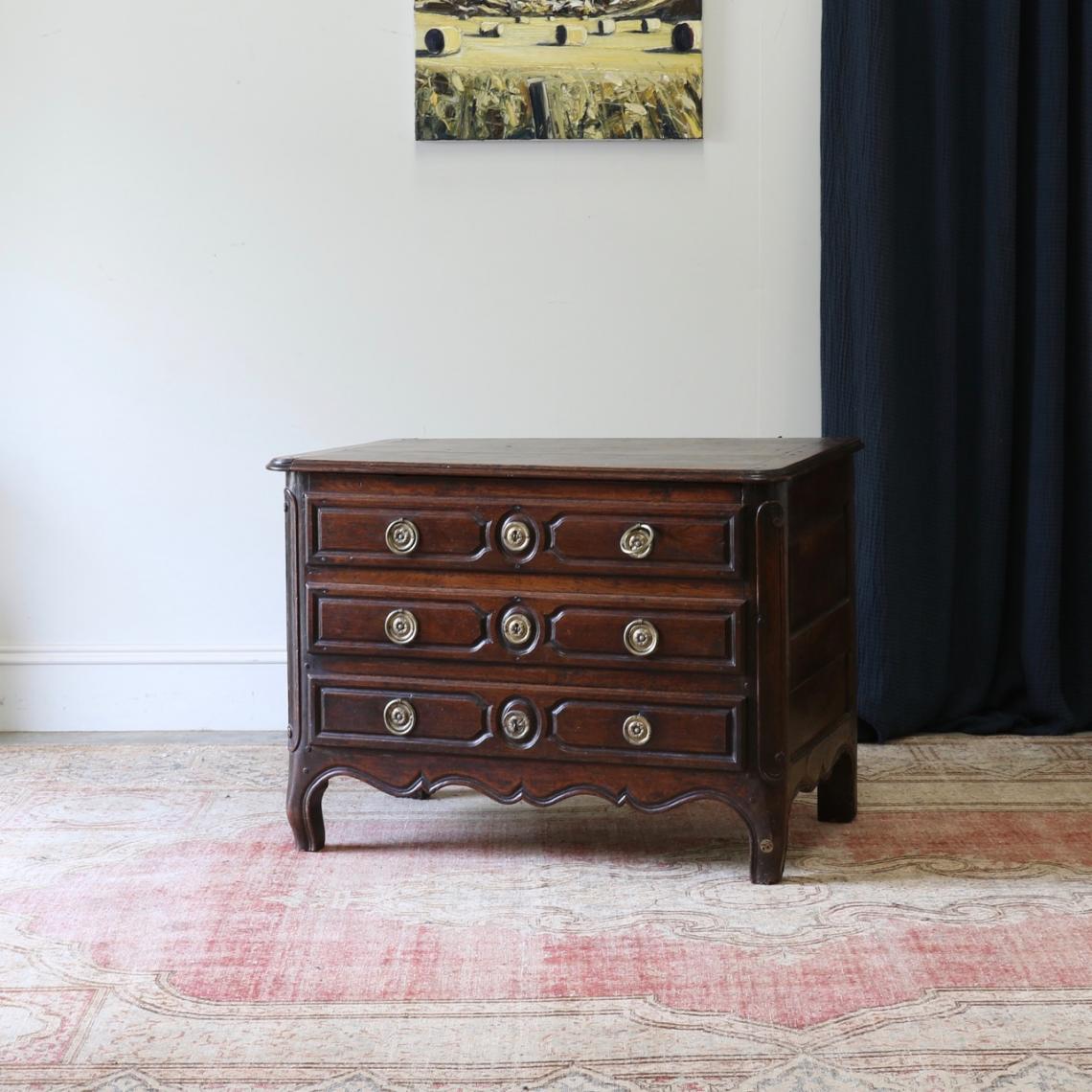 Chest of Drawers /Coffer