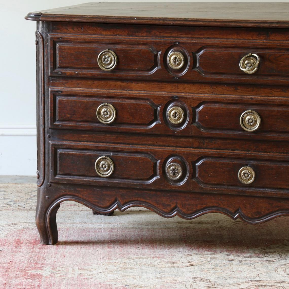 Chest of Drawers /Coffer