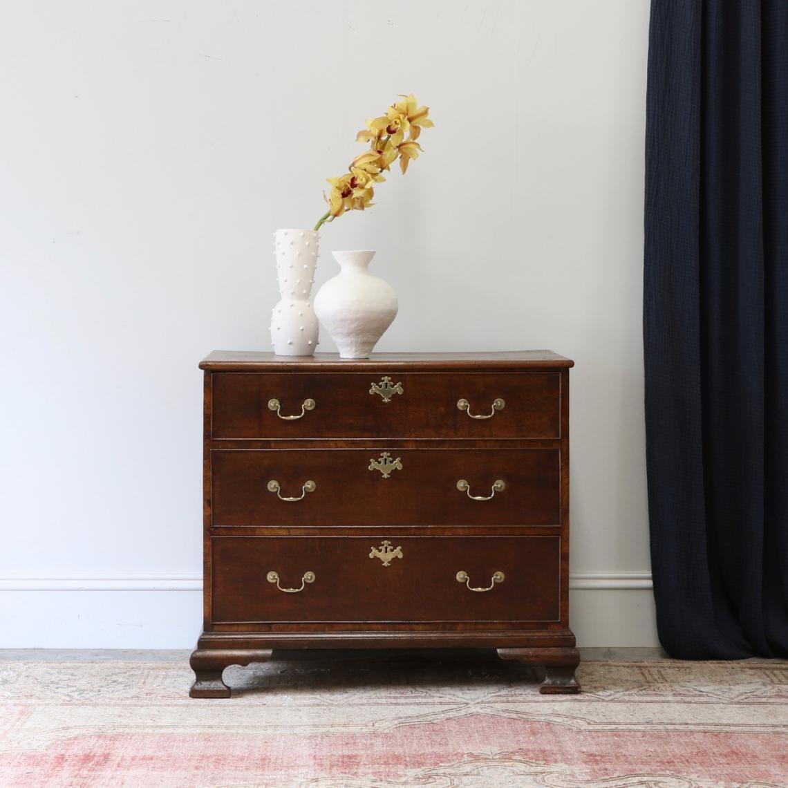 Georgian Chest of Drawers