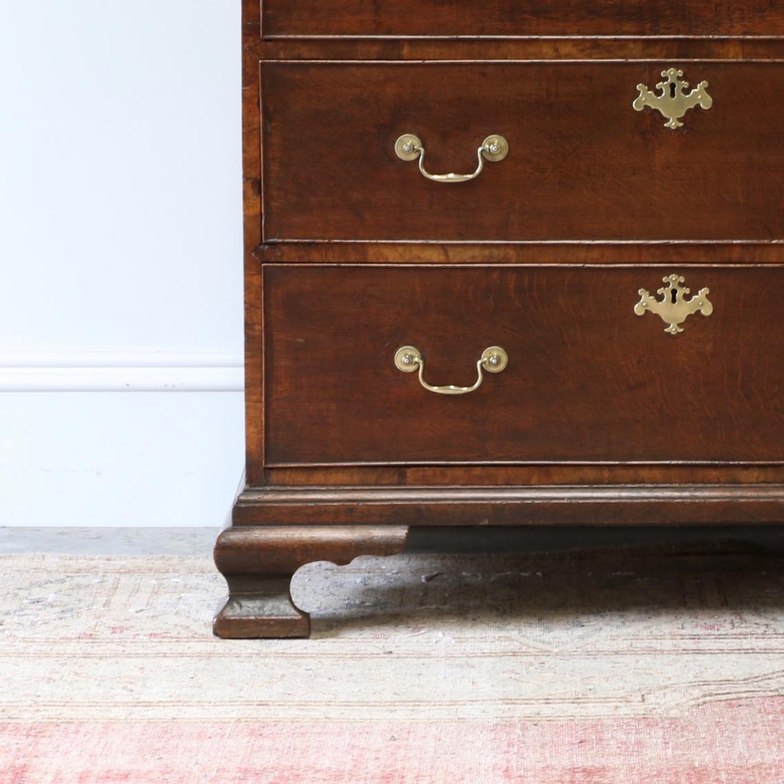 Georgian Chest of Drawers