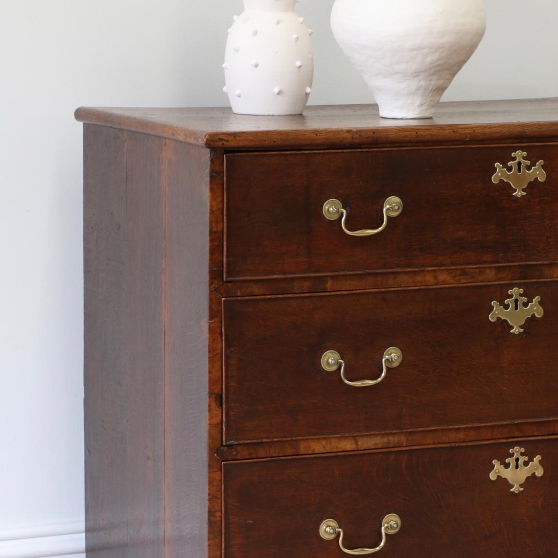 Georgian Chest of Drawers