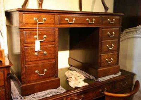 Small Pedestal Desk