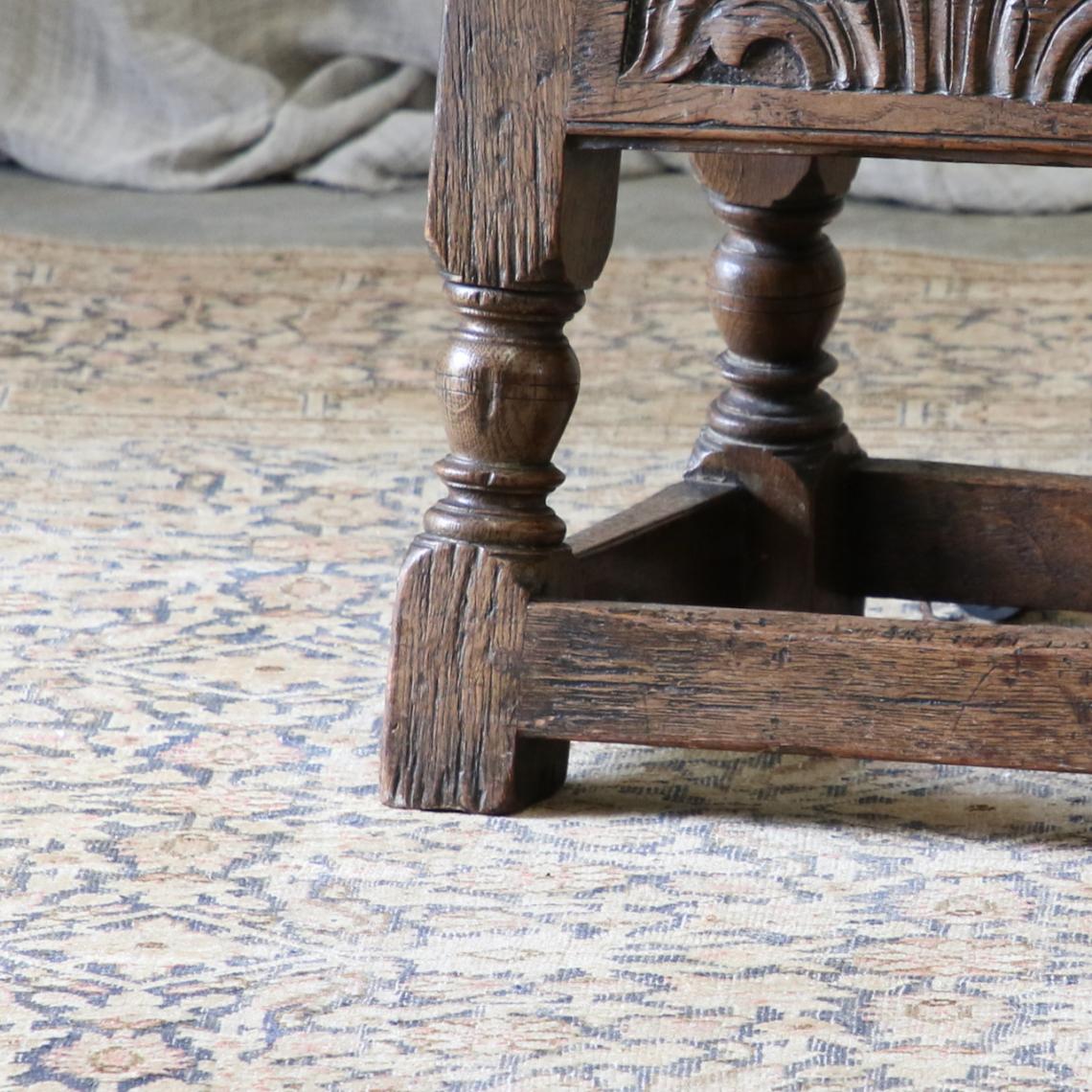 Jointed Stool with Lid