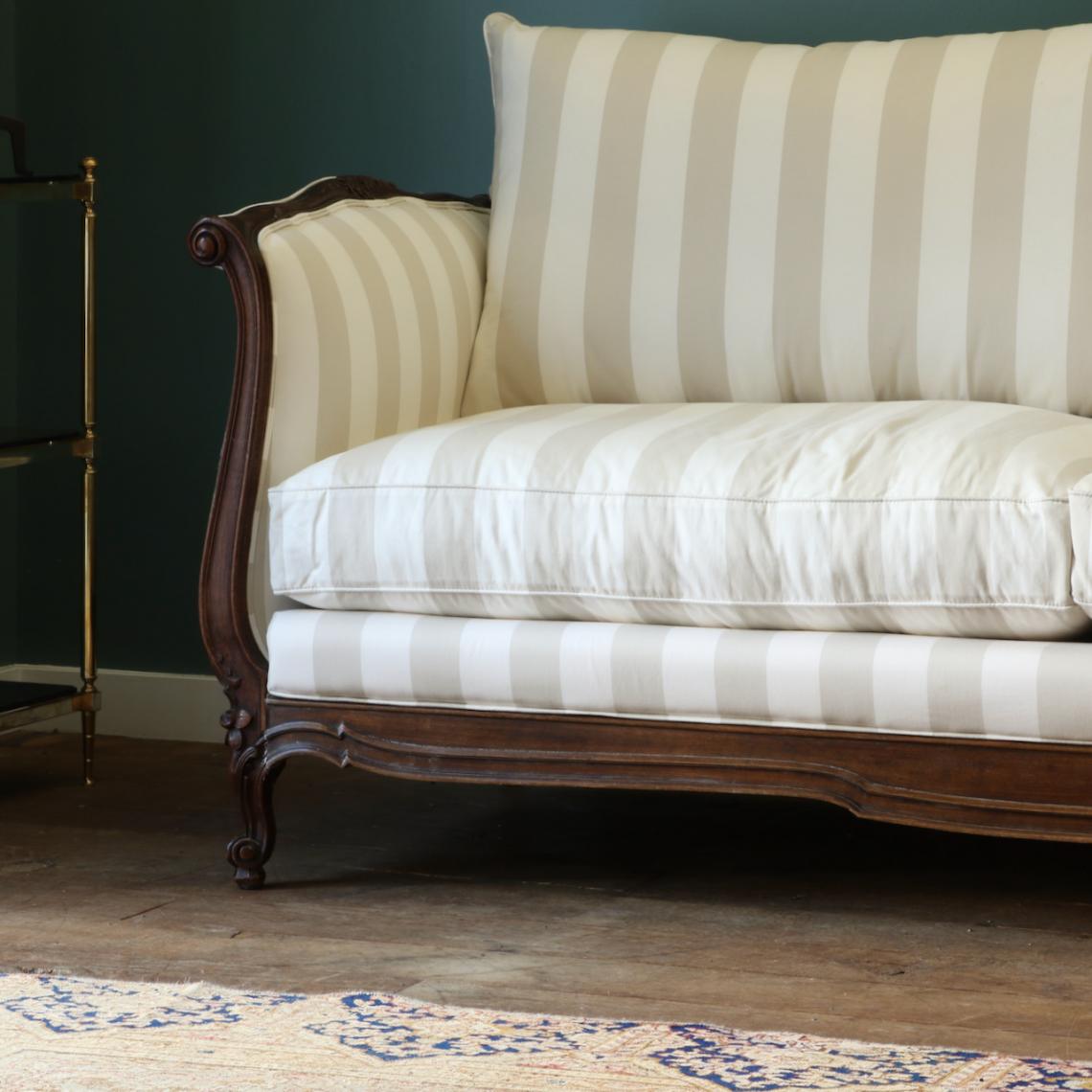 French Walnut Louis XV Daybed 