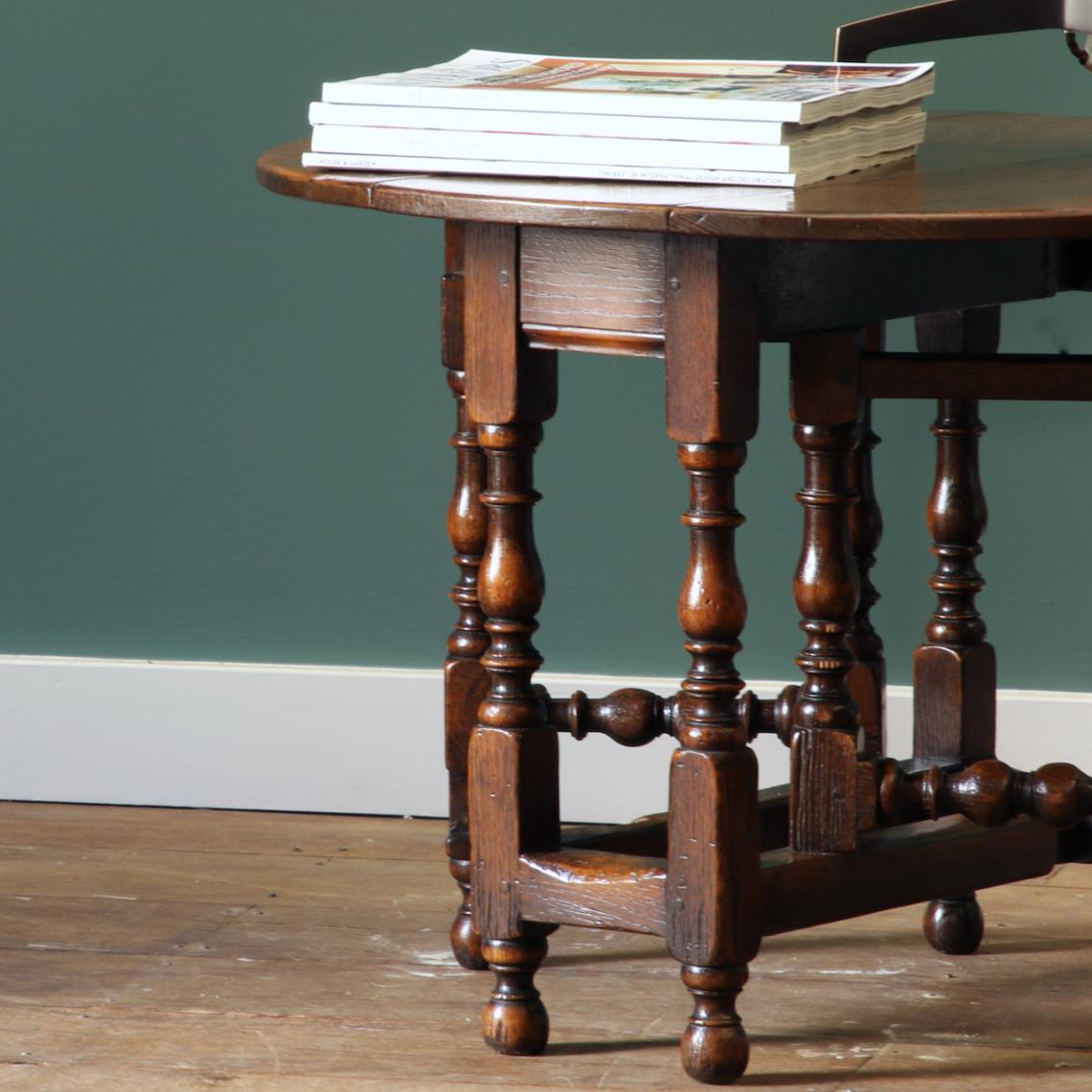 An English Oak Drop-Side Table