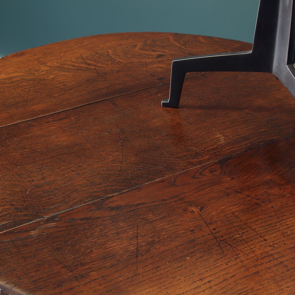 An English Oak Drop-Side Table