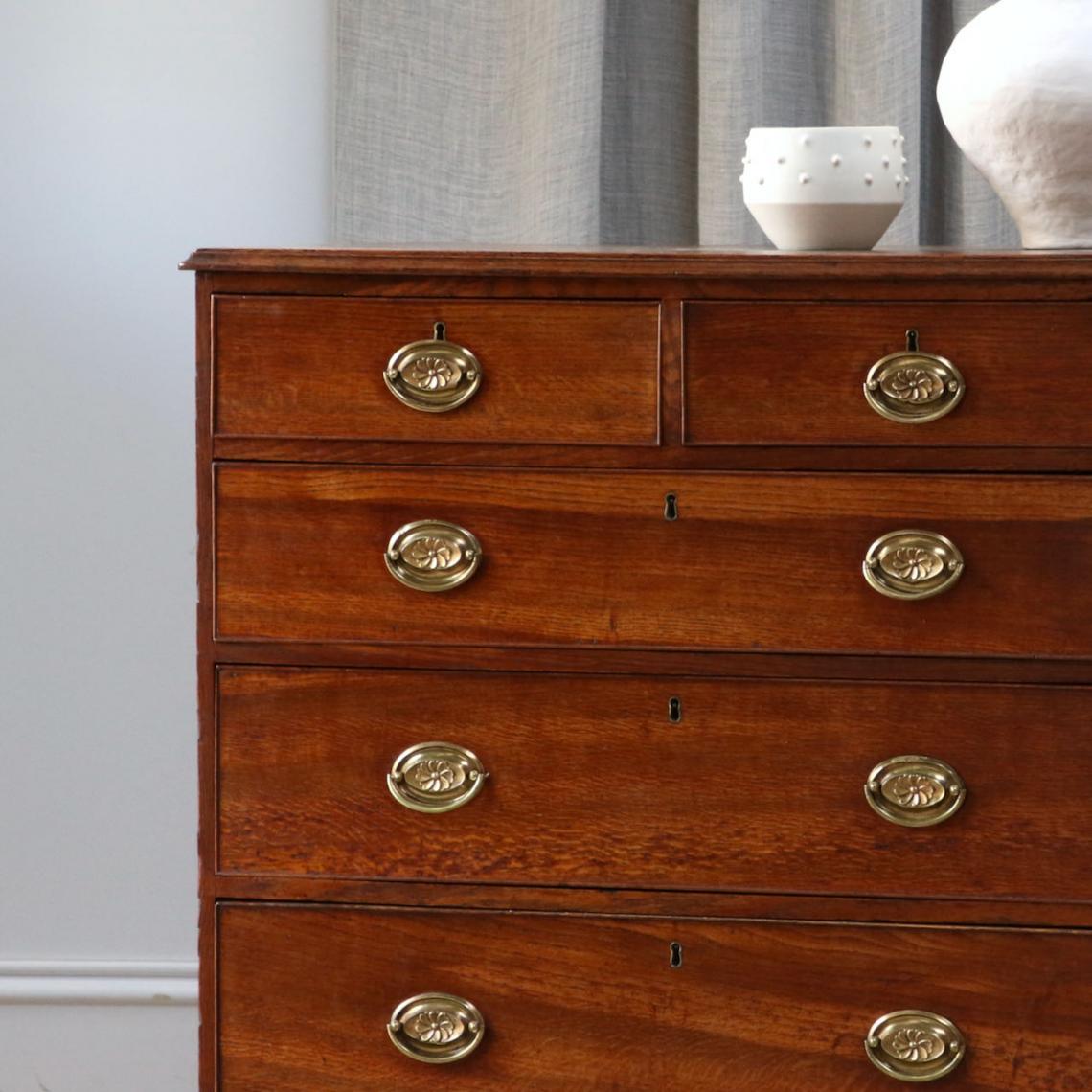 Georgian Chest of Drawers