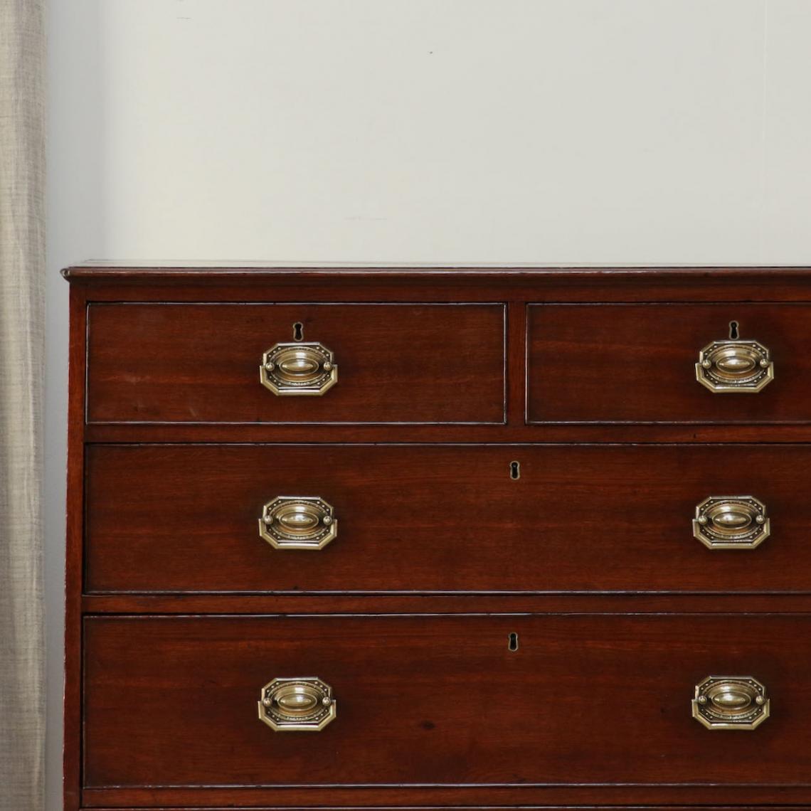 Georgian Chest of Drawers