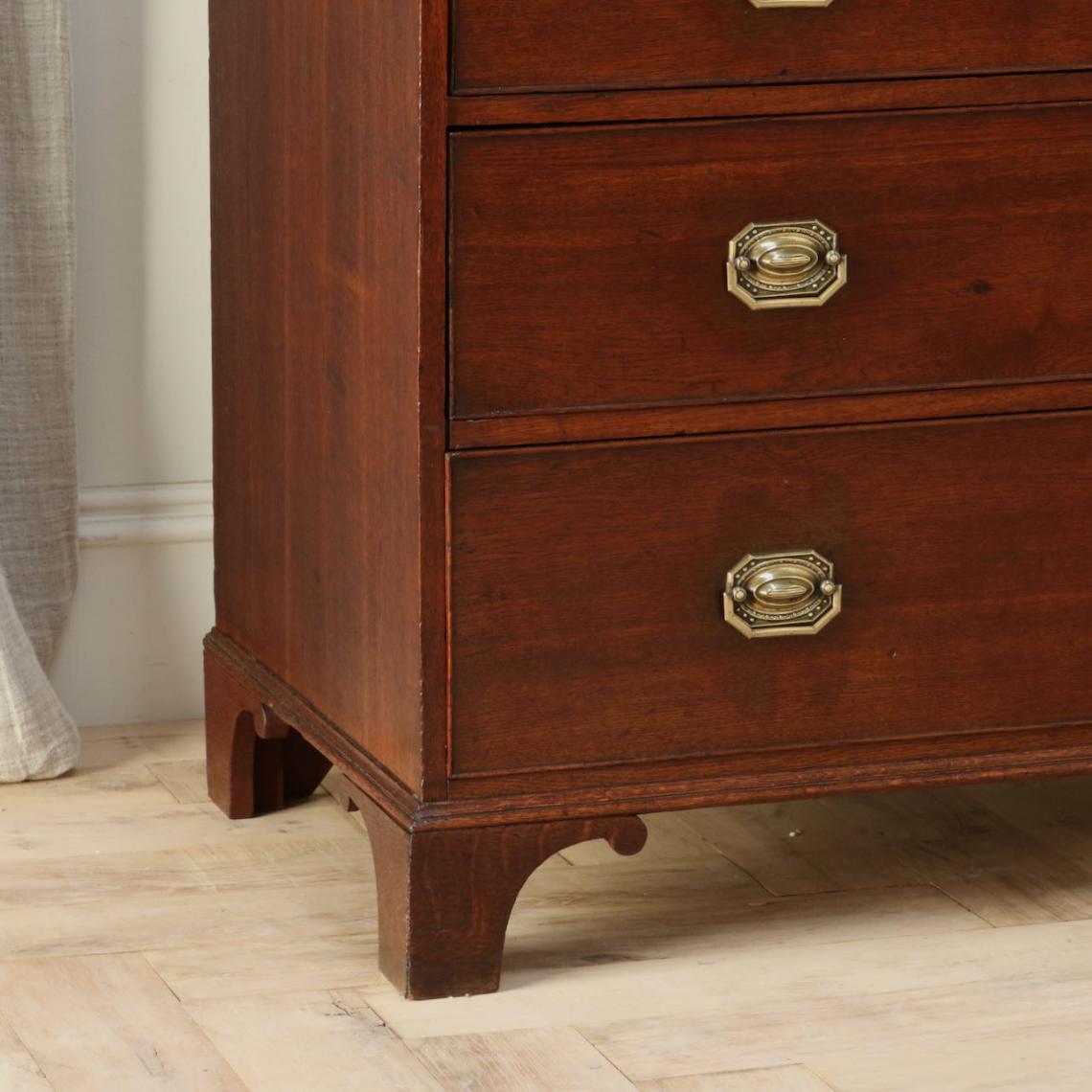 Georgian Chest of Drawers