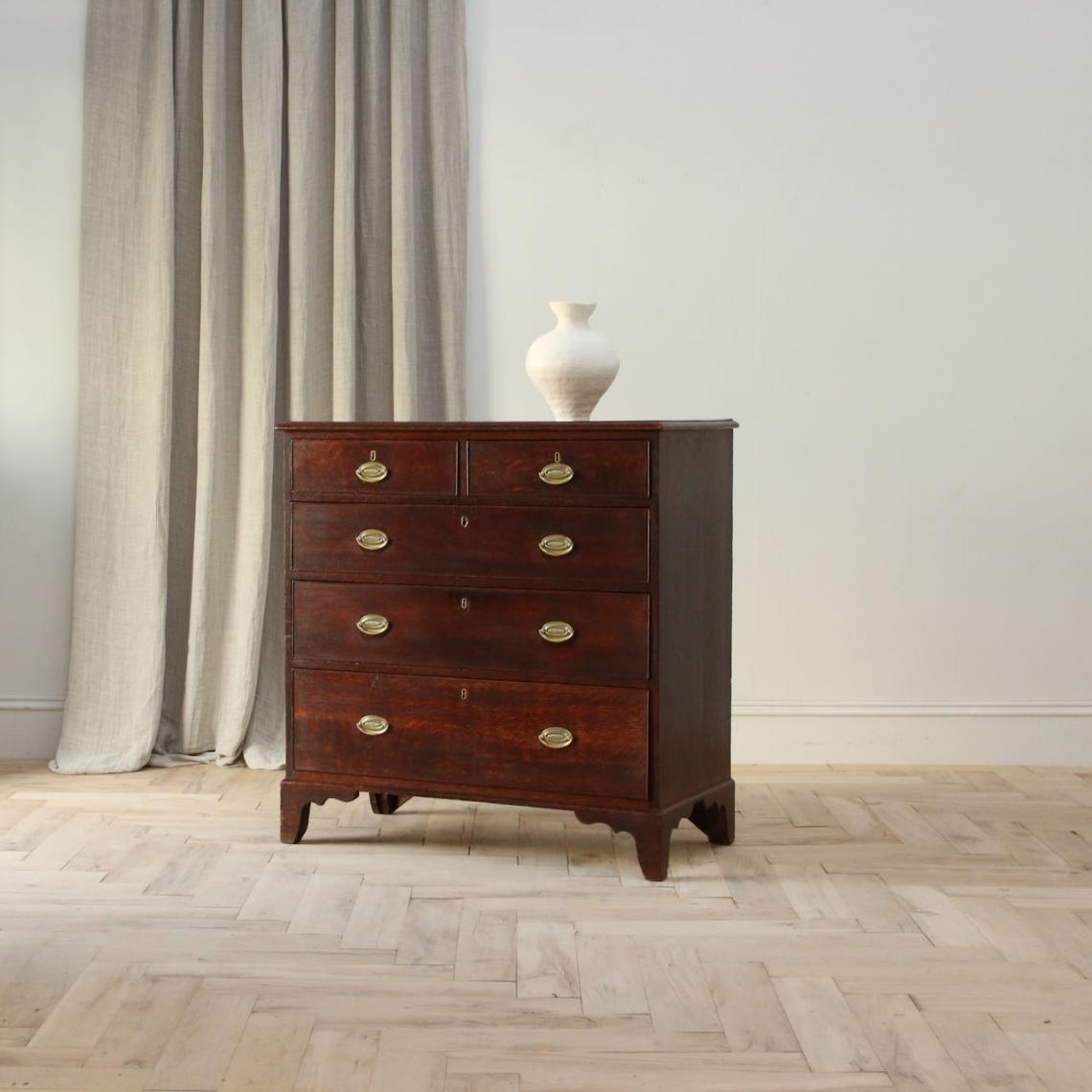 Georgian Chest of Drawers