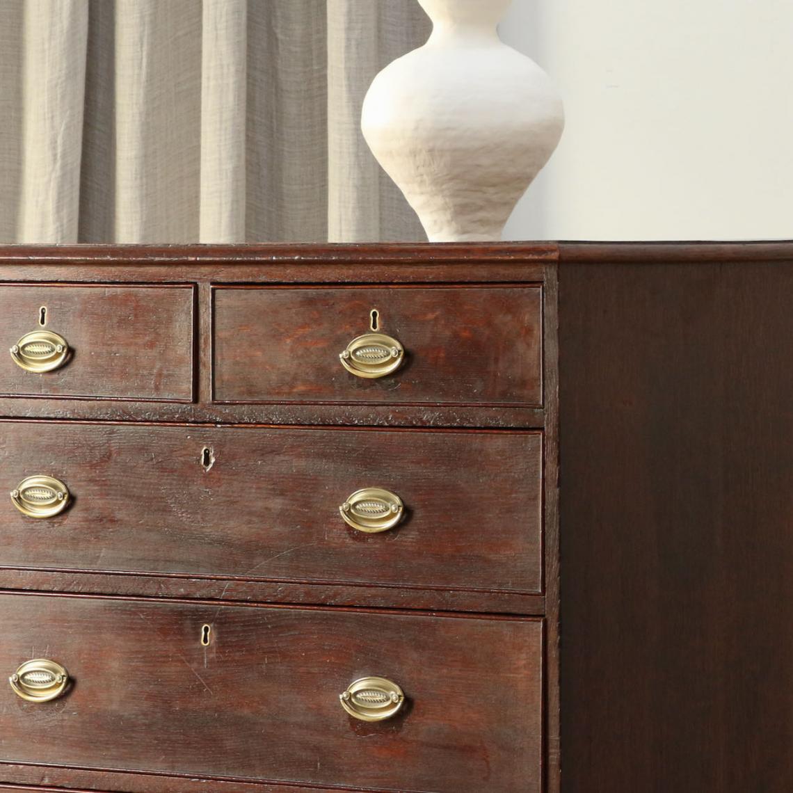 Georgian Chest of Drawers