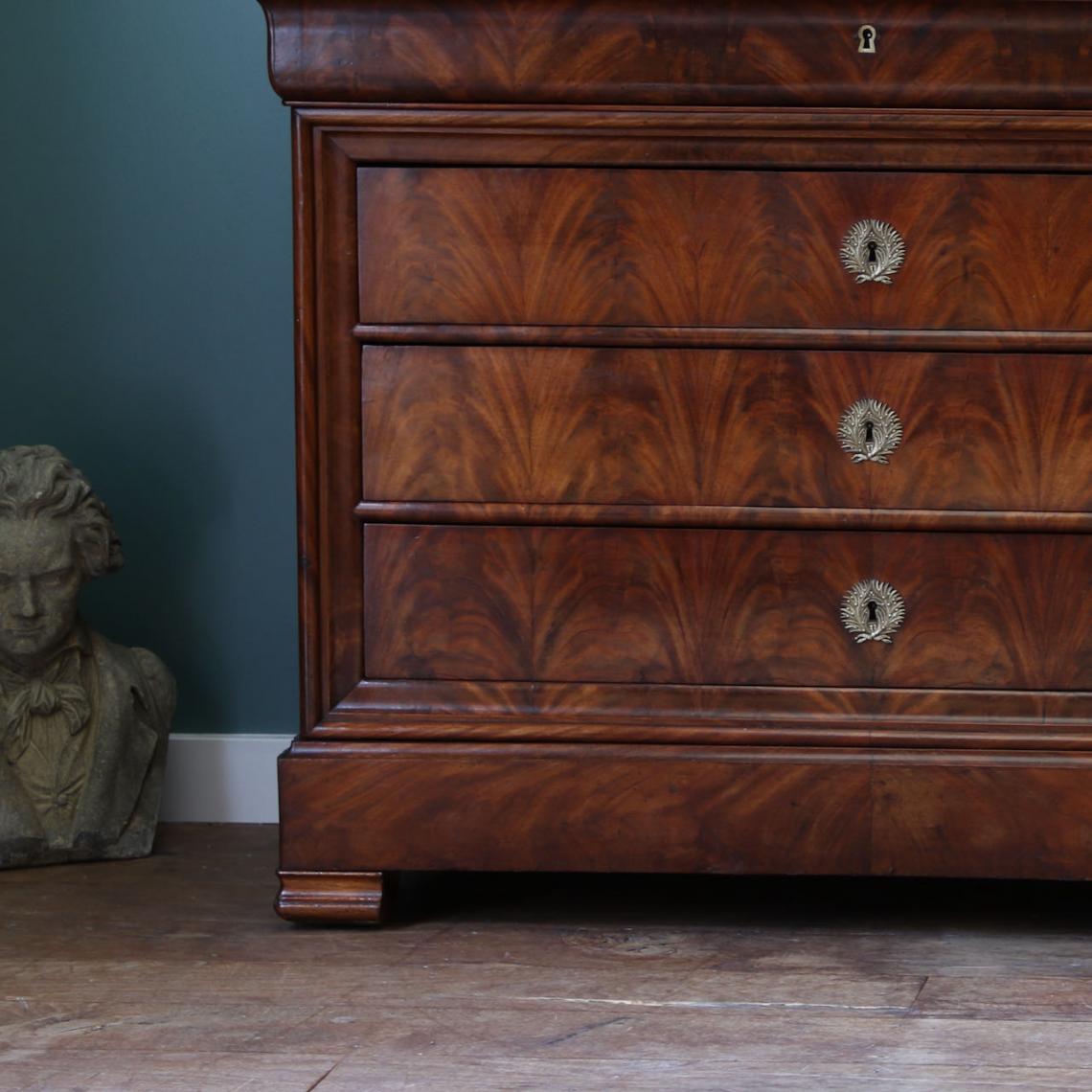 Louis Philippe Commode