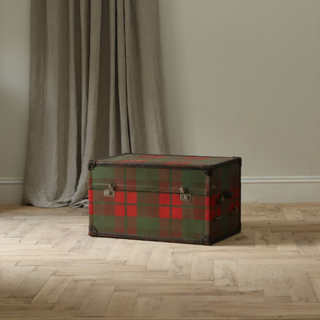 Tartan Chest