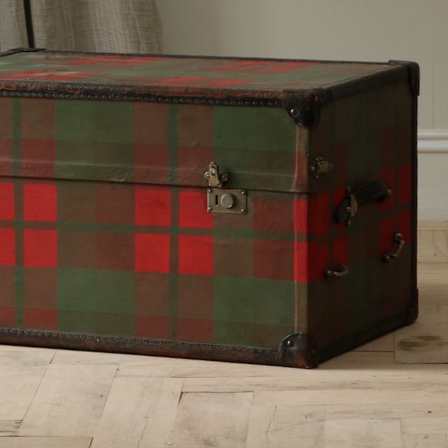 Tartan Chest