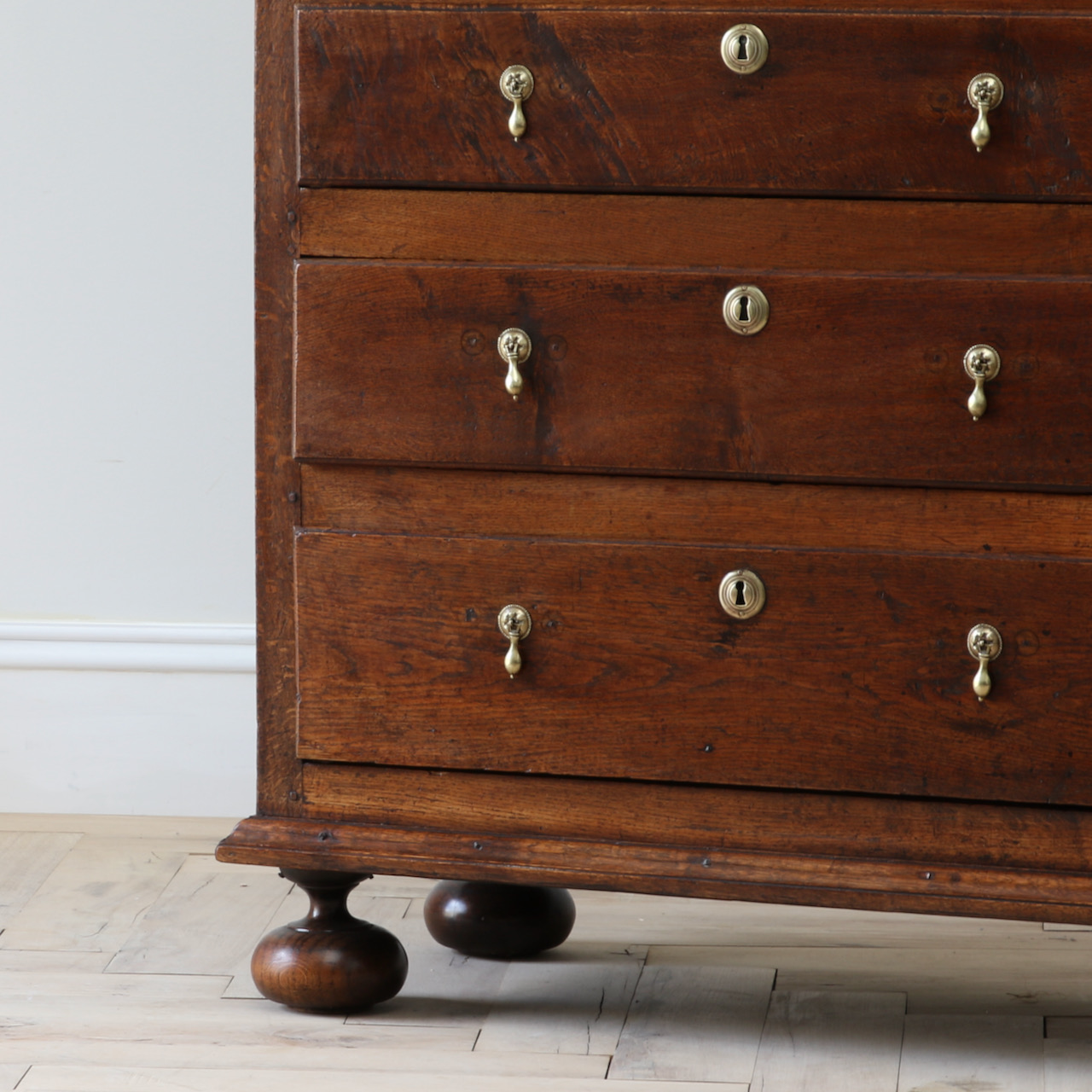 Georgian Chest of Drawers