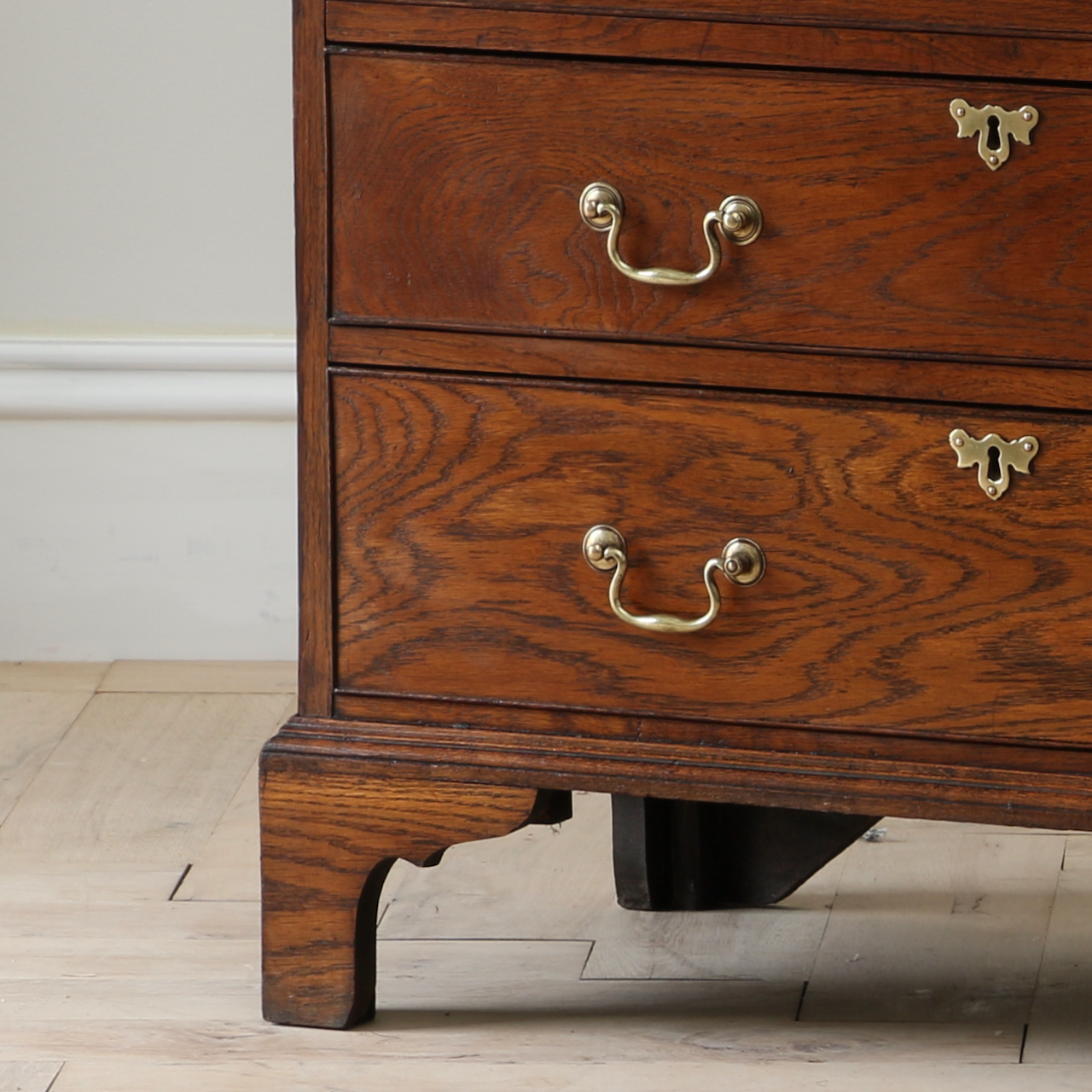 Georgian Chest of Drawers