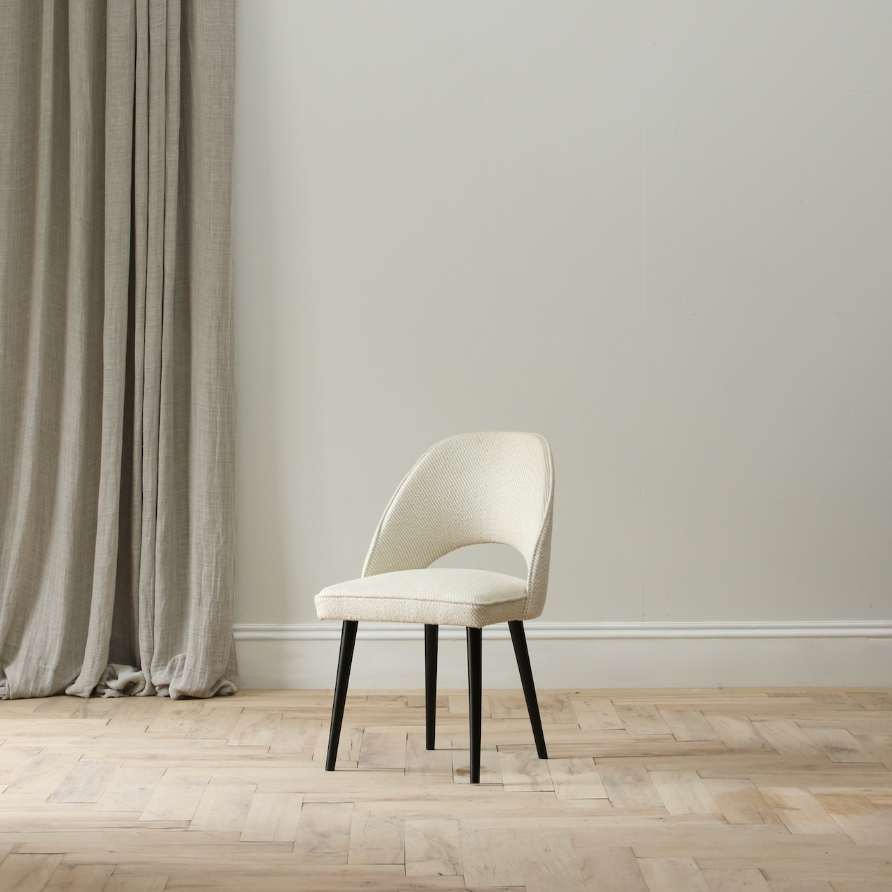 131-32 - Scala Dining Chair
