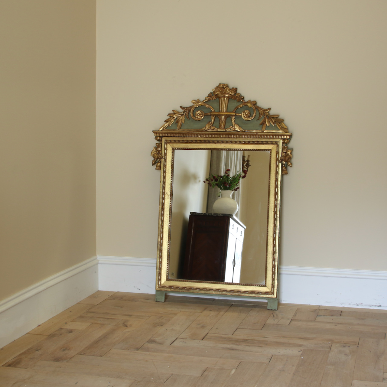 132-77 - A 19th Century Neoclassical Mirror