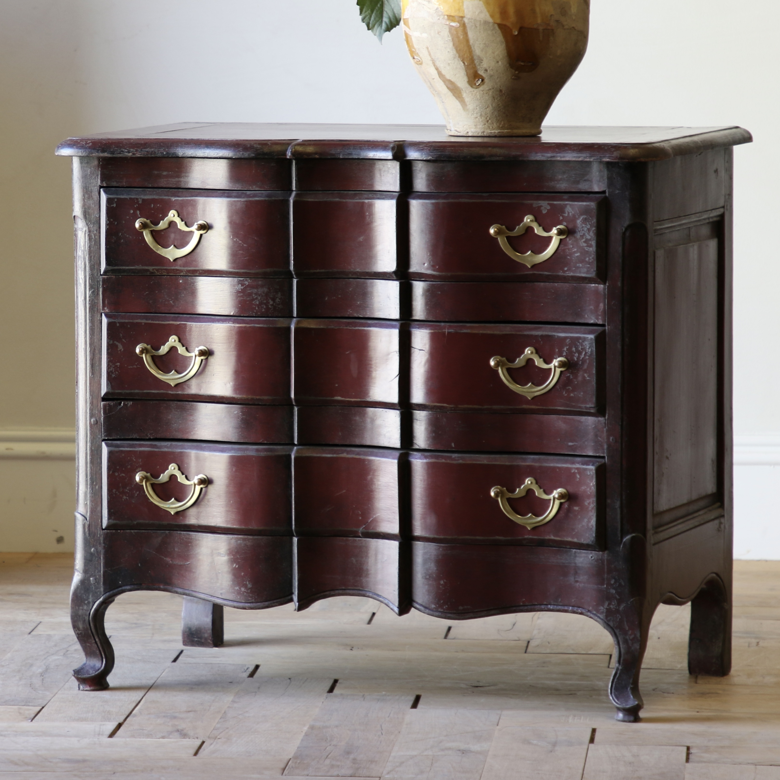 A Gustavian Serpentine-Fronted Commode