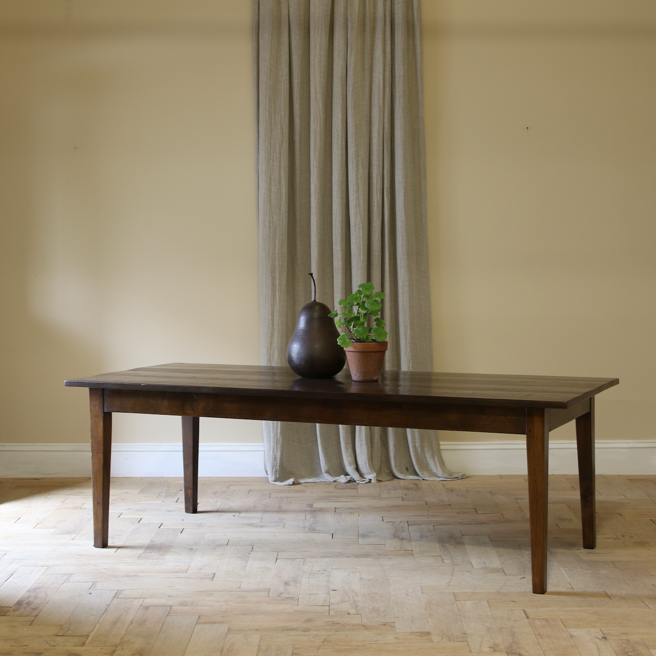 Tapered Leg Dining Table / Length 2.3m