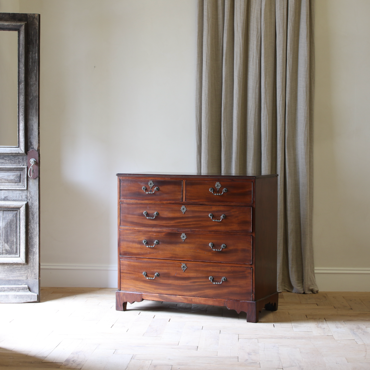 Georgian Chest of Drawers