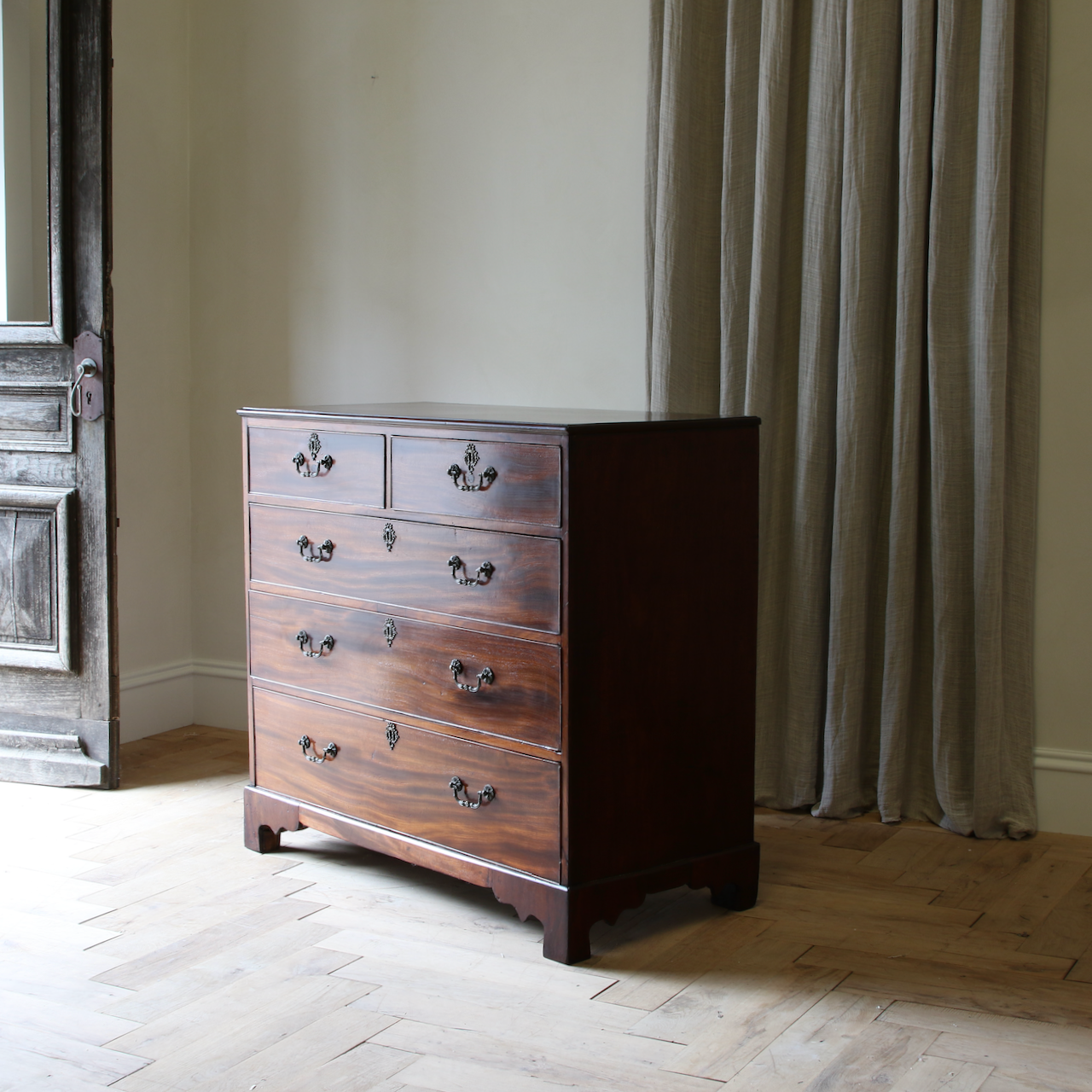 Georgian Chest of Drawers