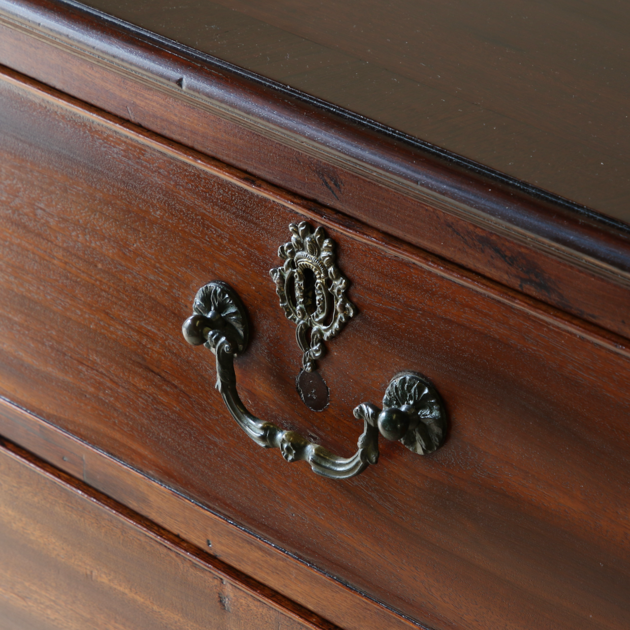 Georgian Chest of Drawers