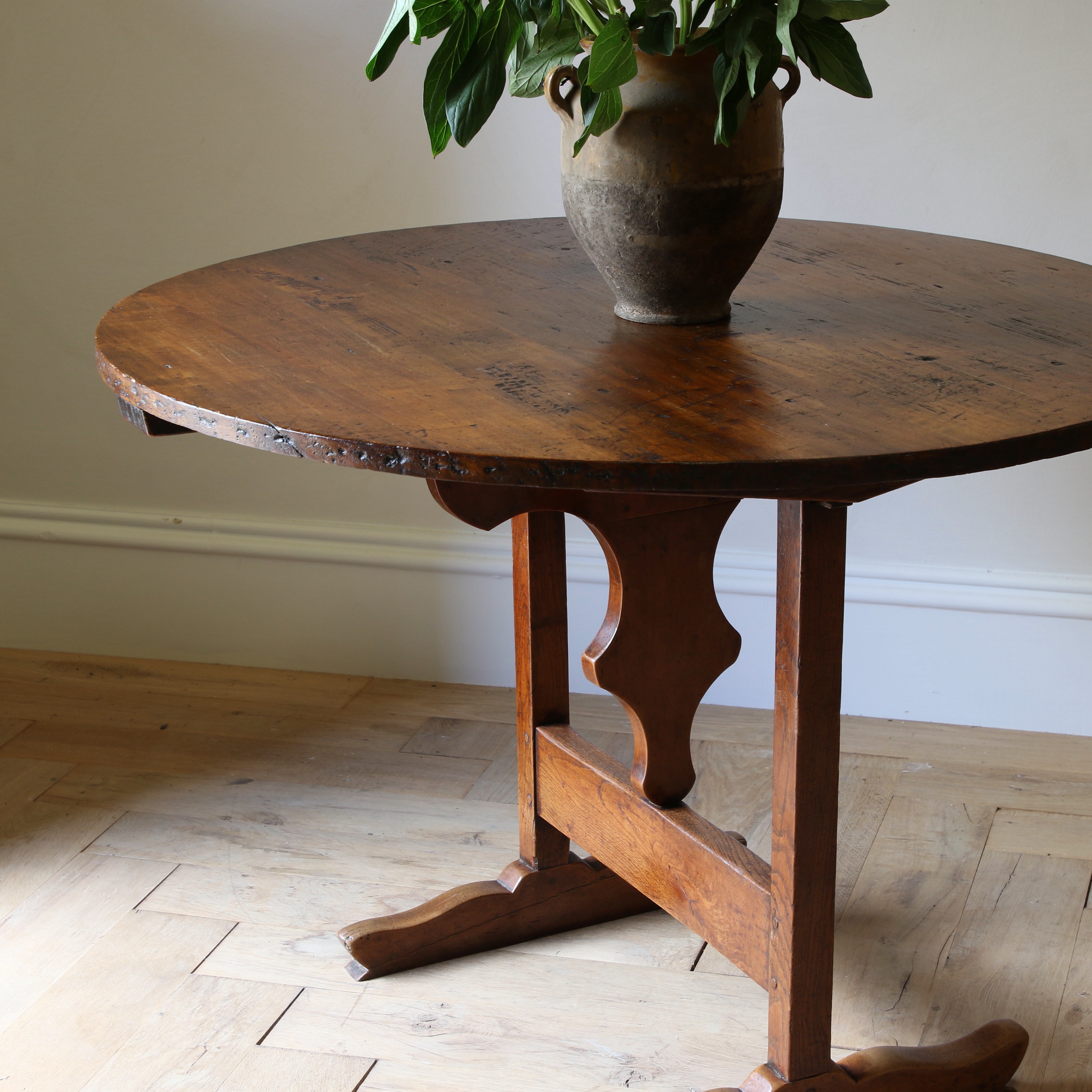 Burgundian Wine Table