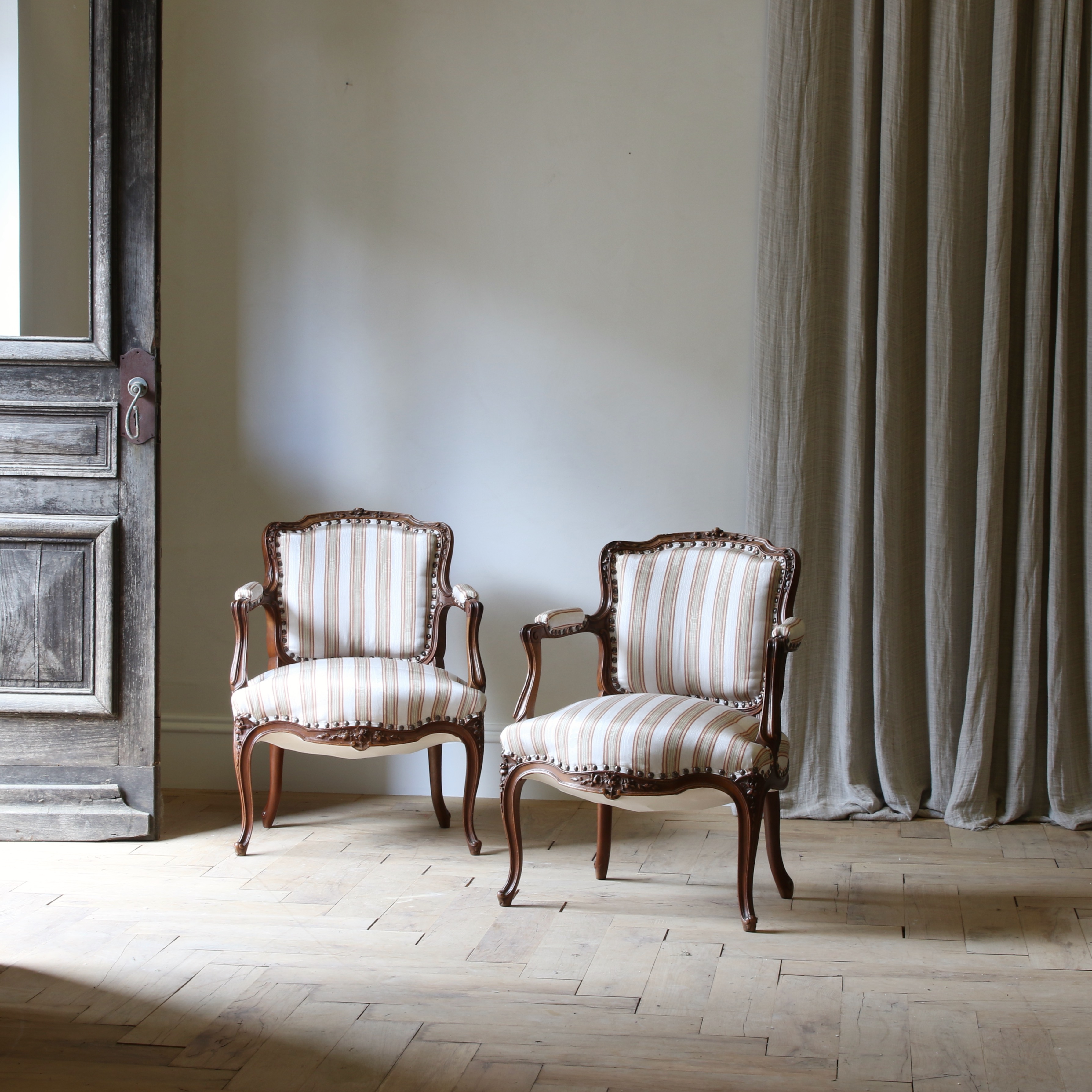 137-70 - Louis XV Chairs