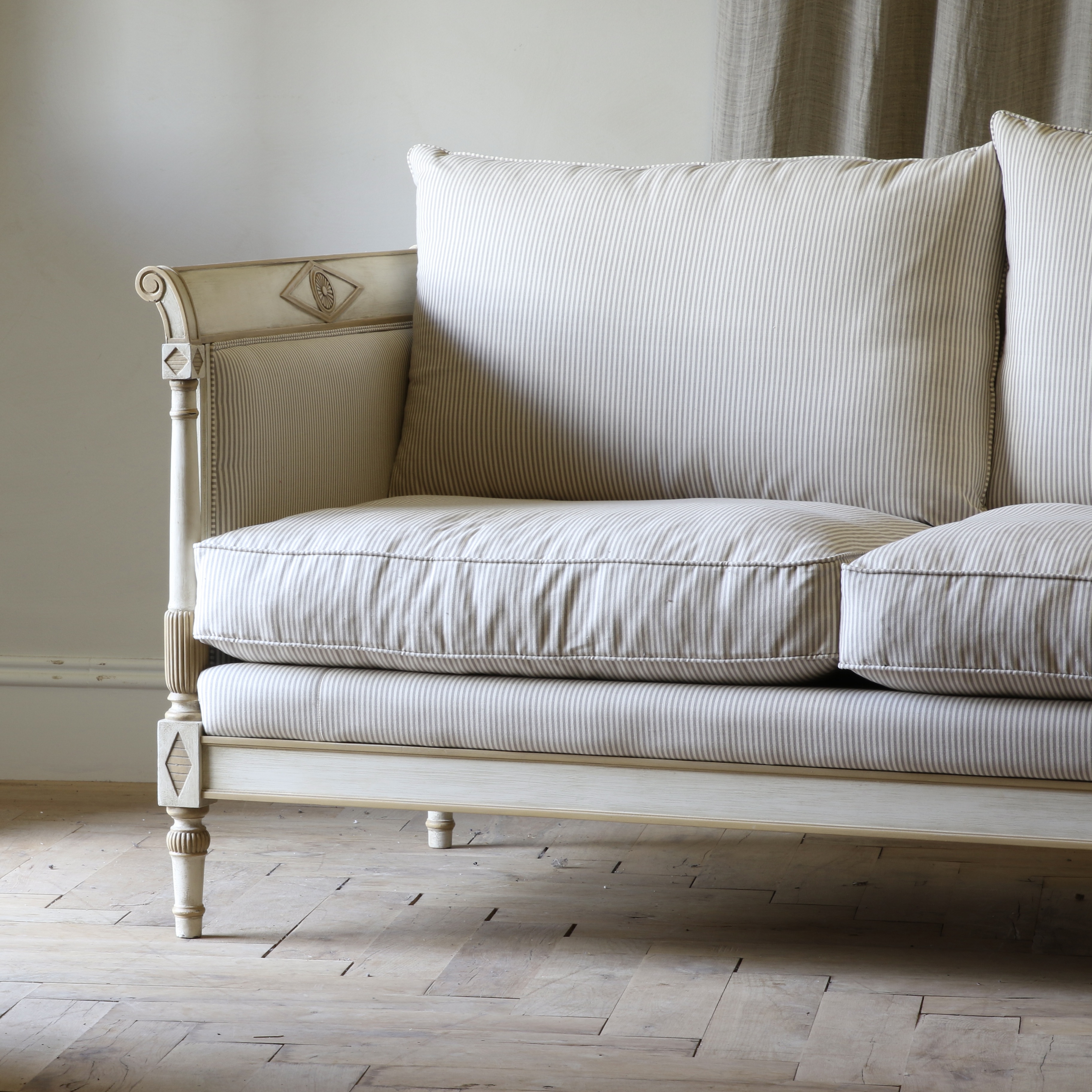 Directoire Daybed
