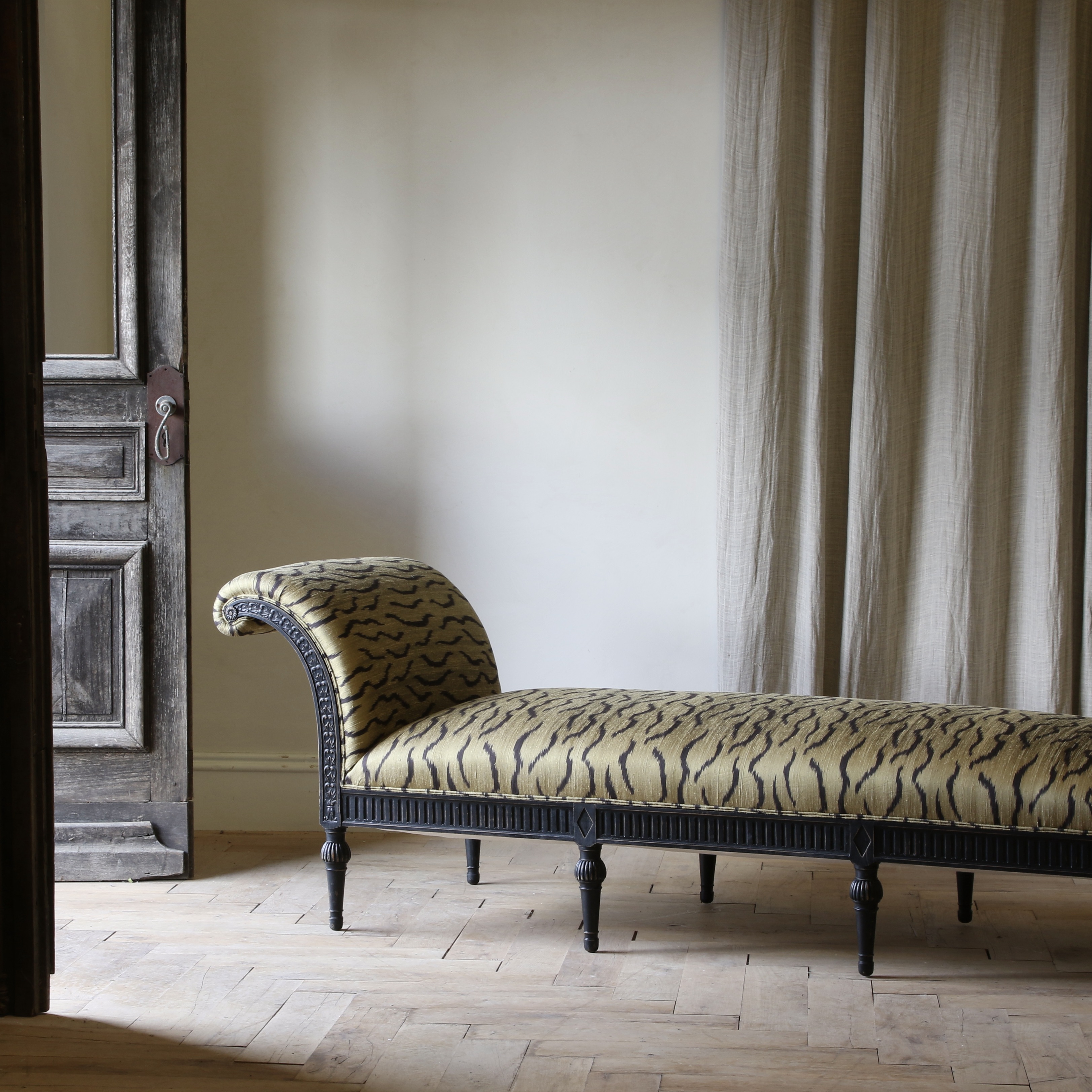 Gustavian Chaise