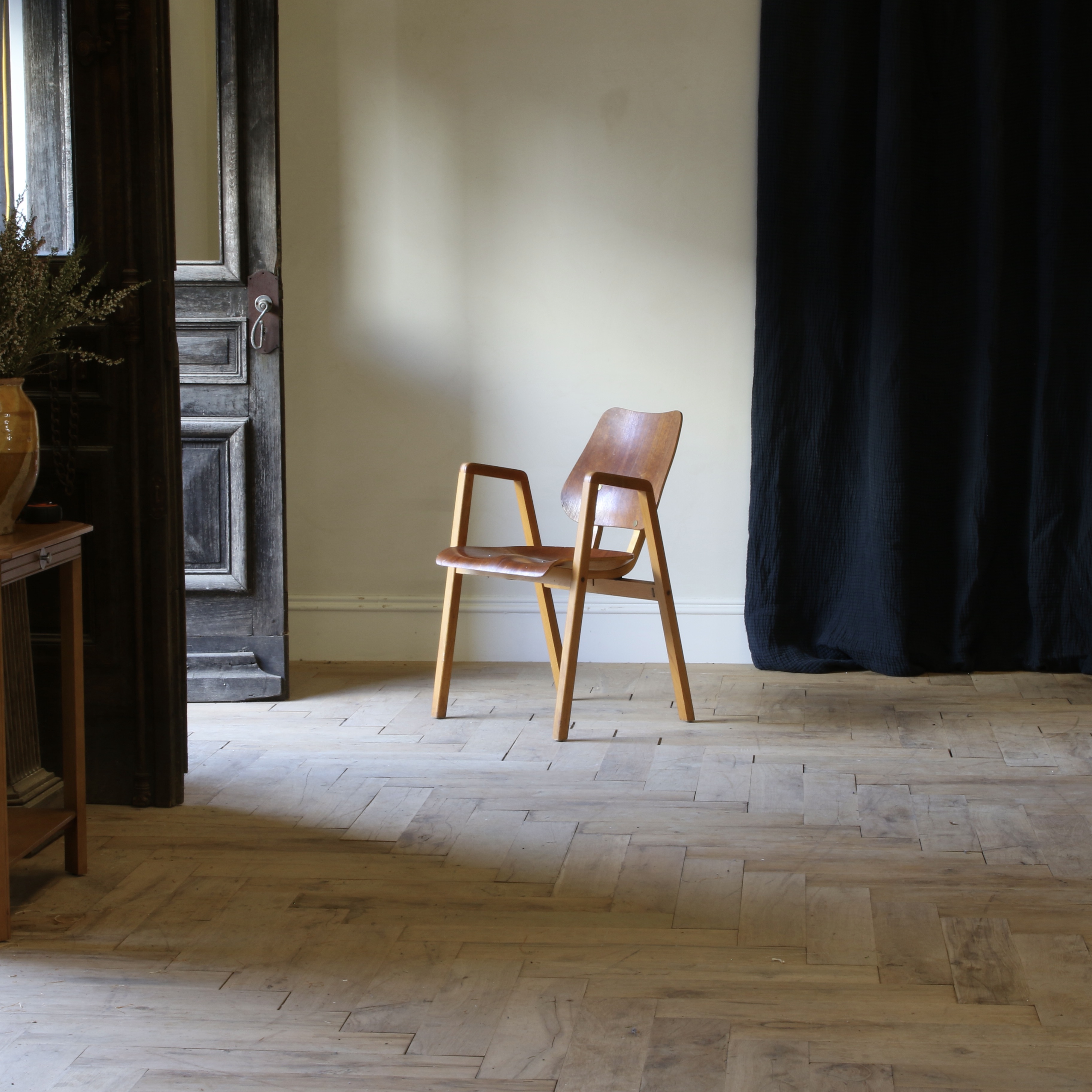 140-54 - Swedish Pressed Plywood Chair