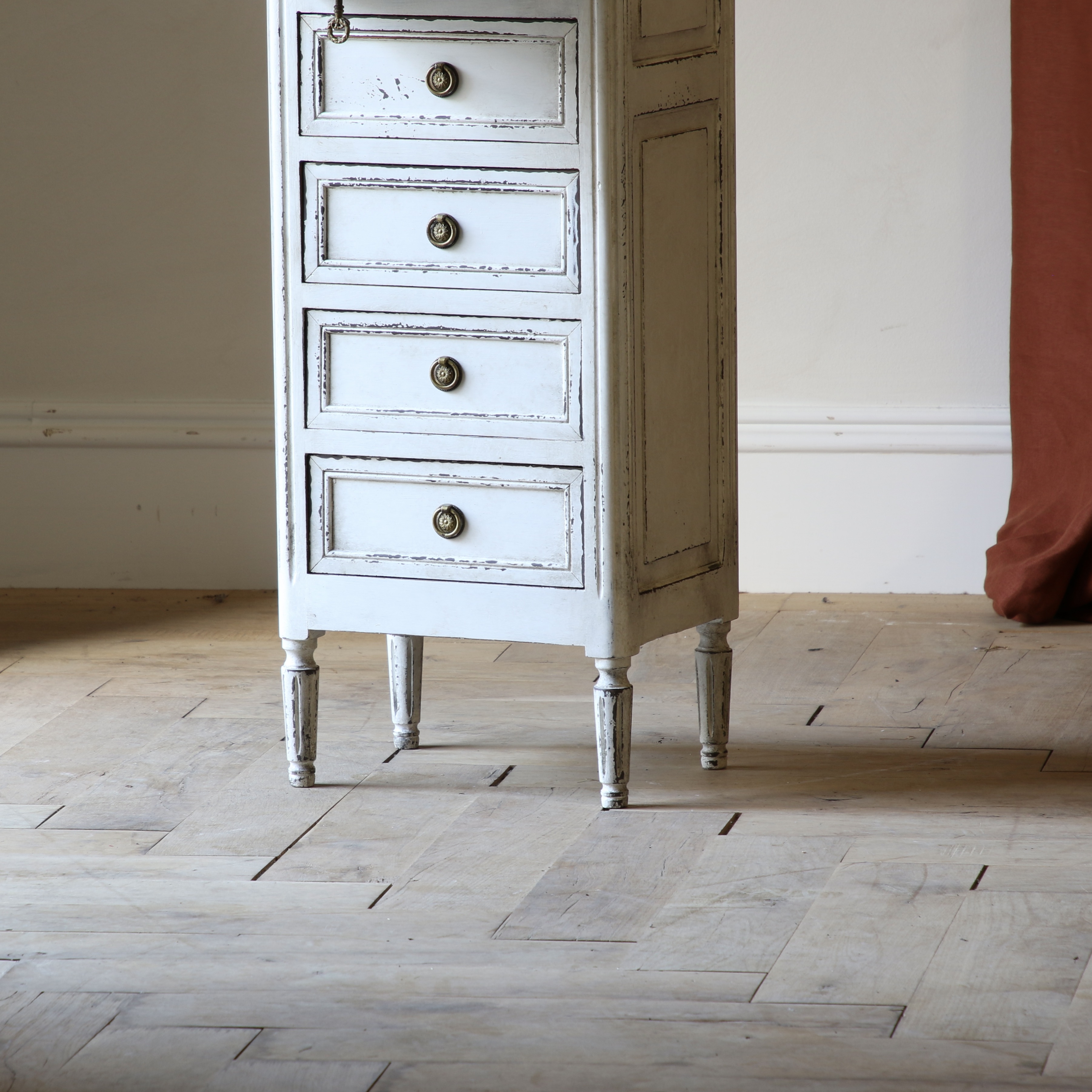 Louis XVI Narrow Chest