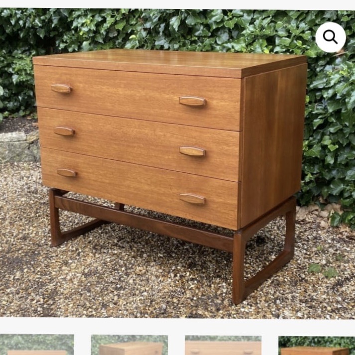 141-71 - Mid Century Chest of Drawers