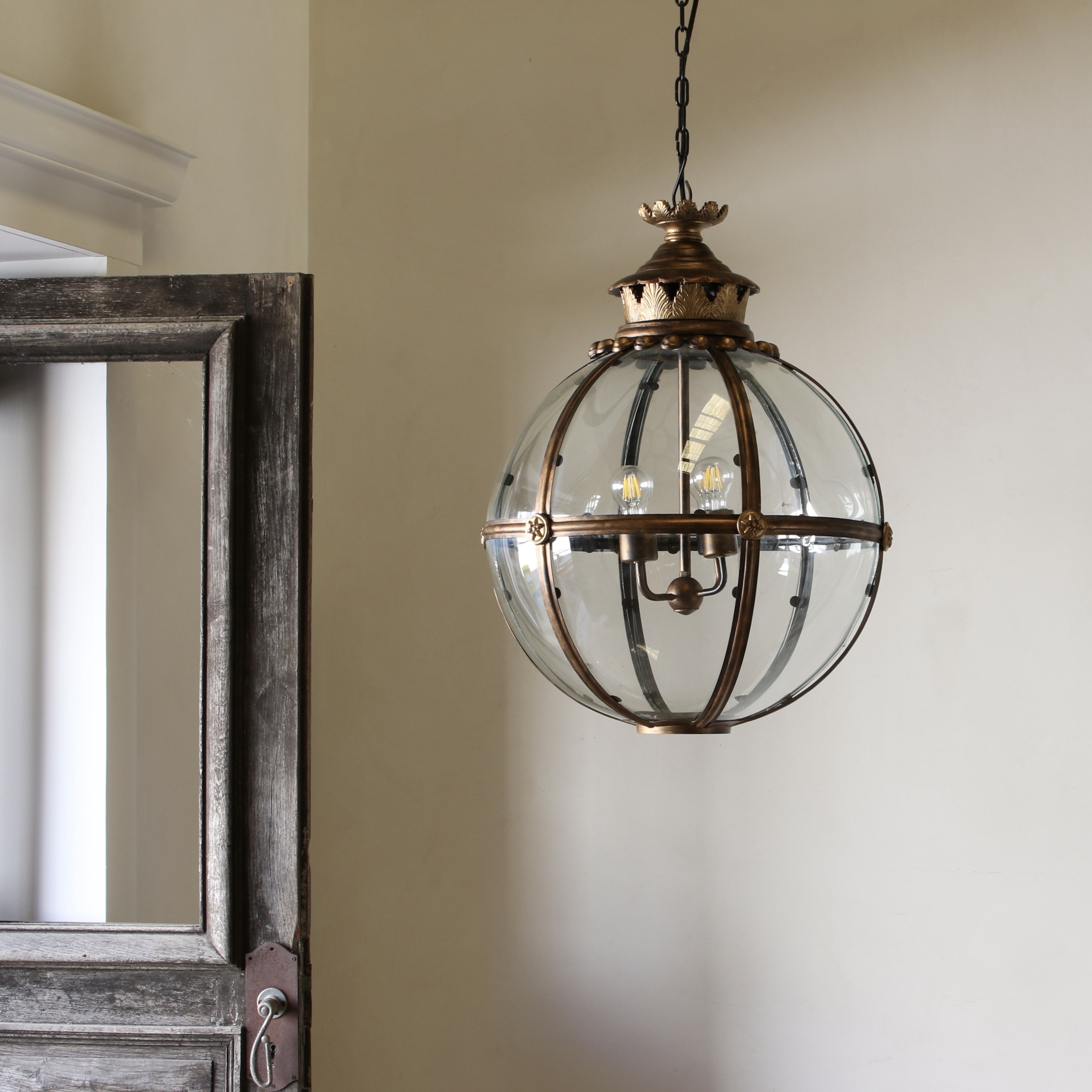 142-09 - Globe Lantern / Bronze & Gilt