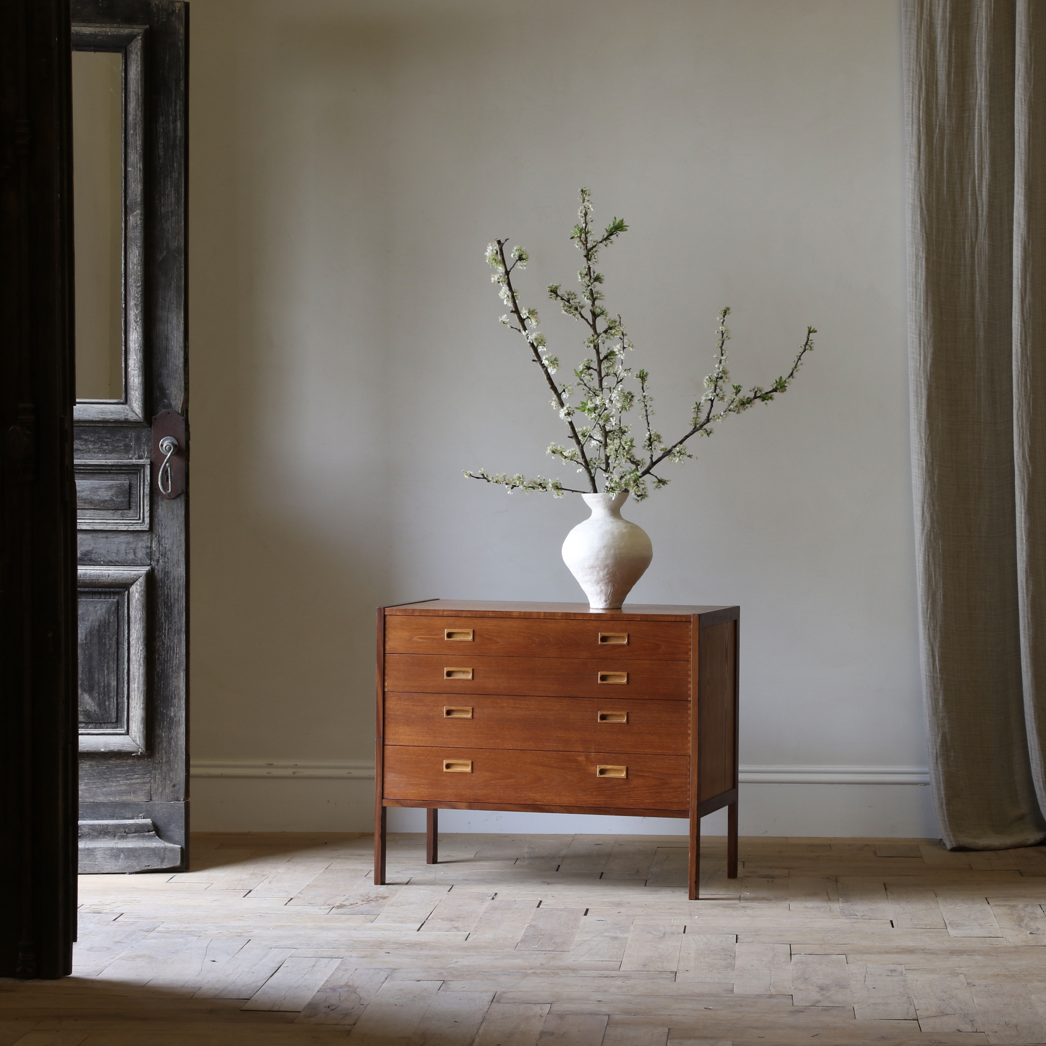 Mid-Century Chest of Drawers