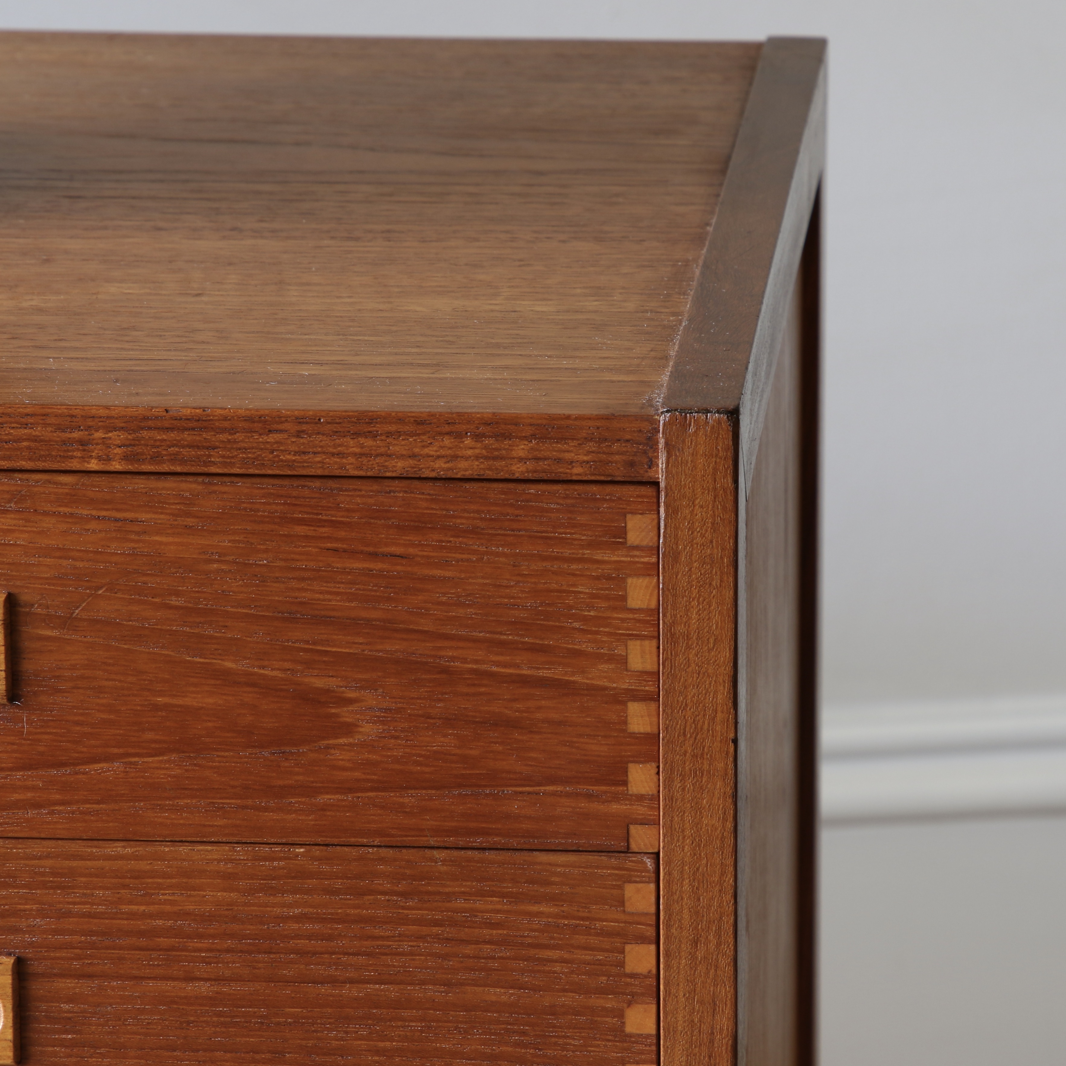 Mid-Century Chest of Drawers