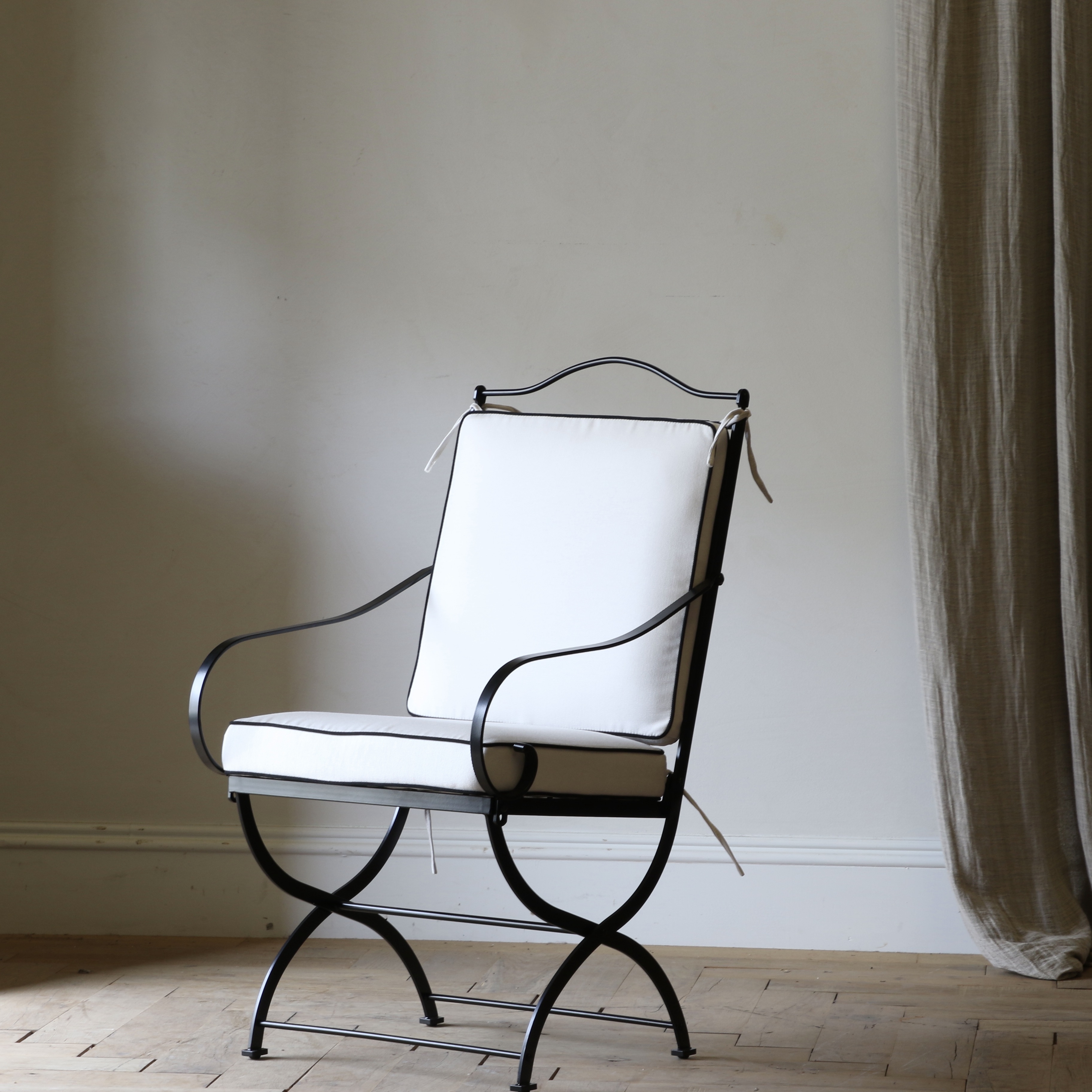 Carver Chair - Quadrillage - by Hervé Baume