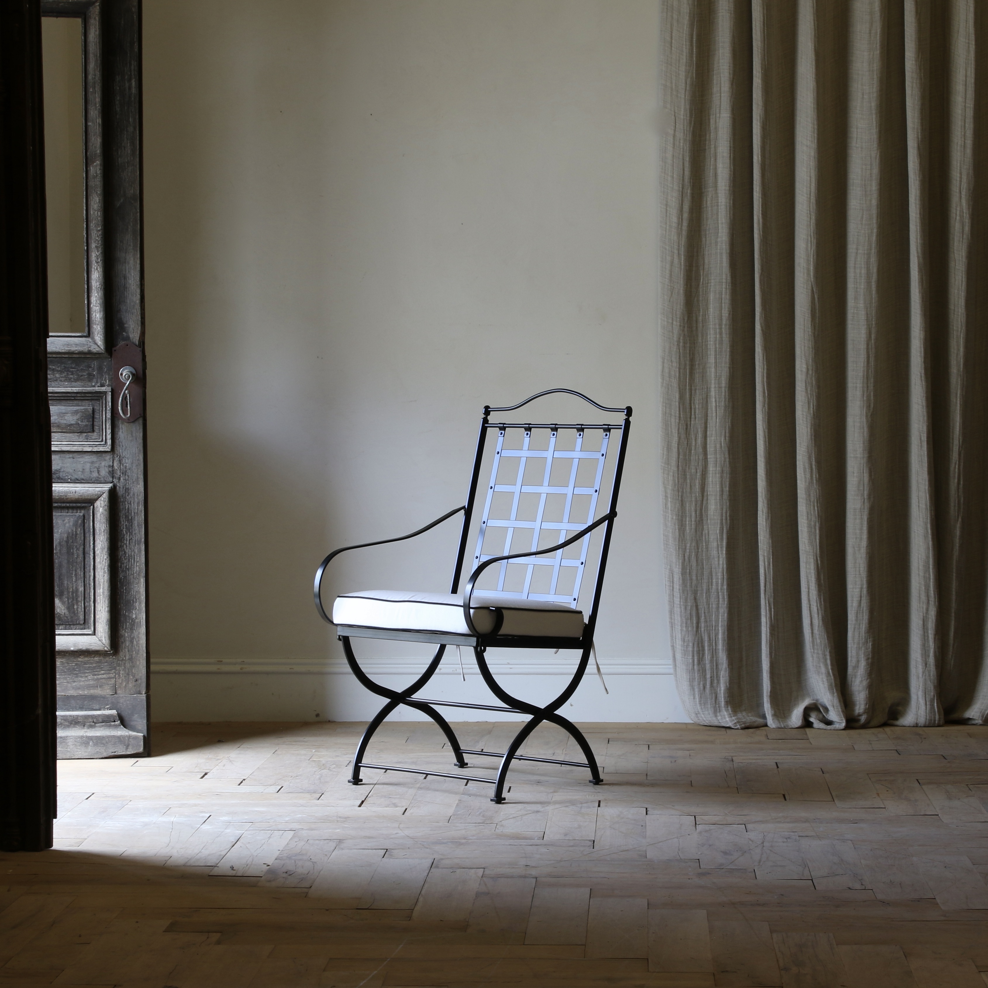 Carver Chair - Quadrillage - by Hervé Baume