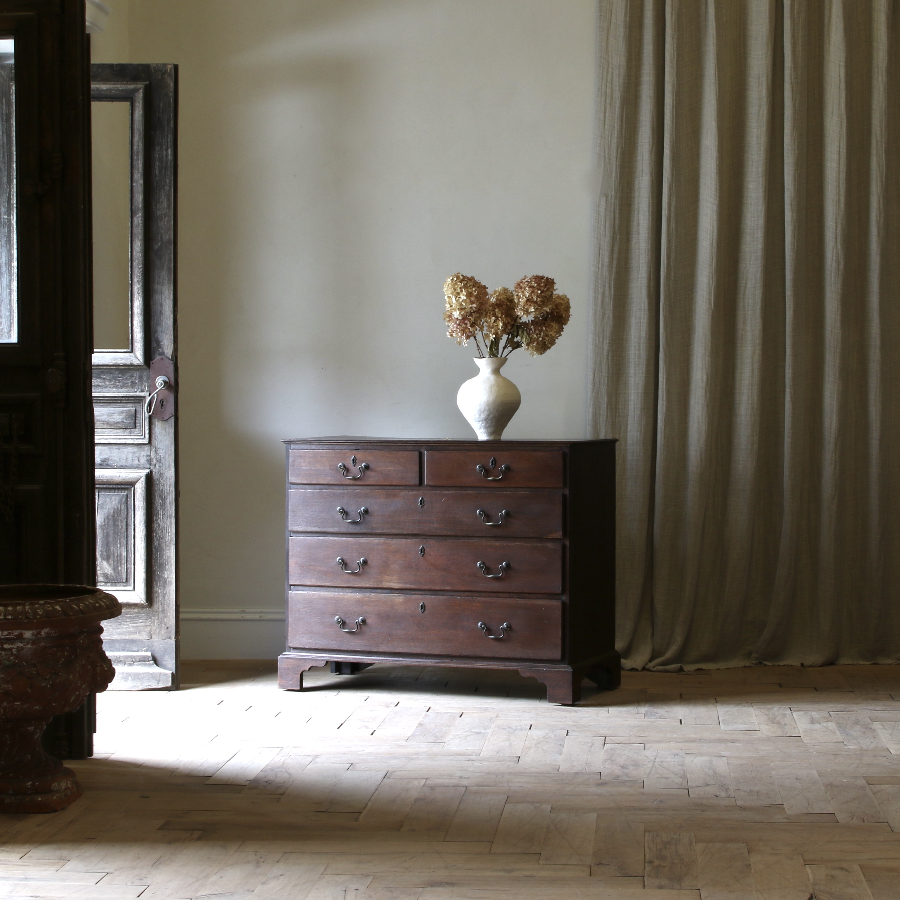 Georgian Chest of Drawers