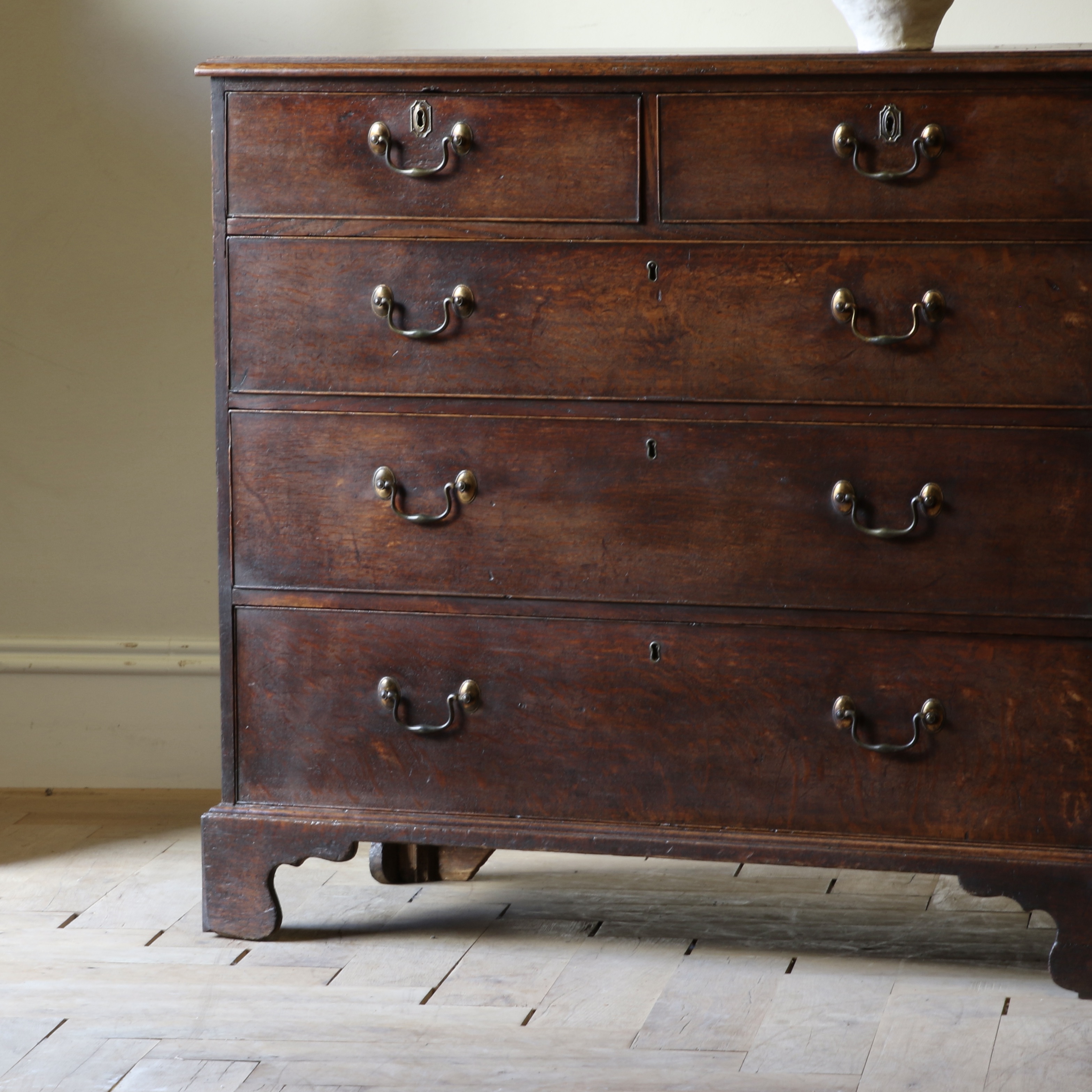 Georgian Chest of Drawers