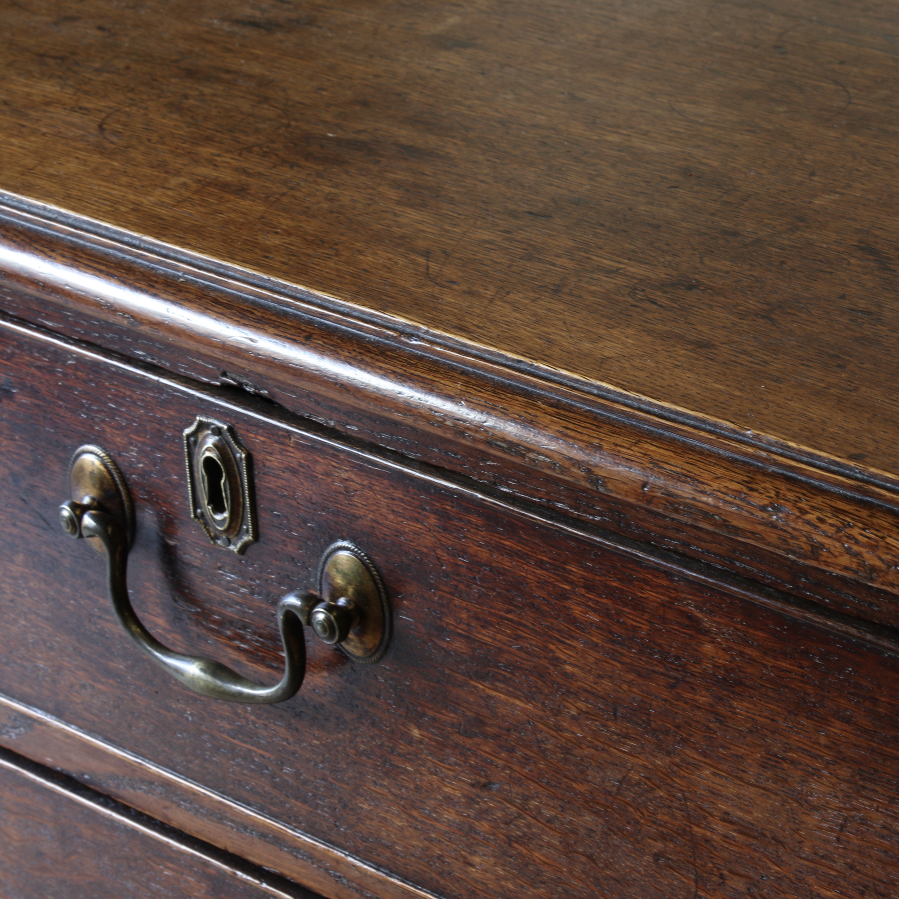 Georgian Chest of Drawers