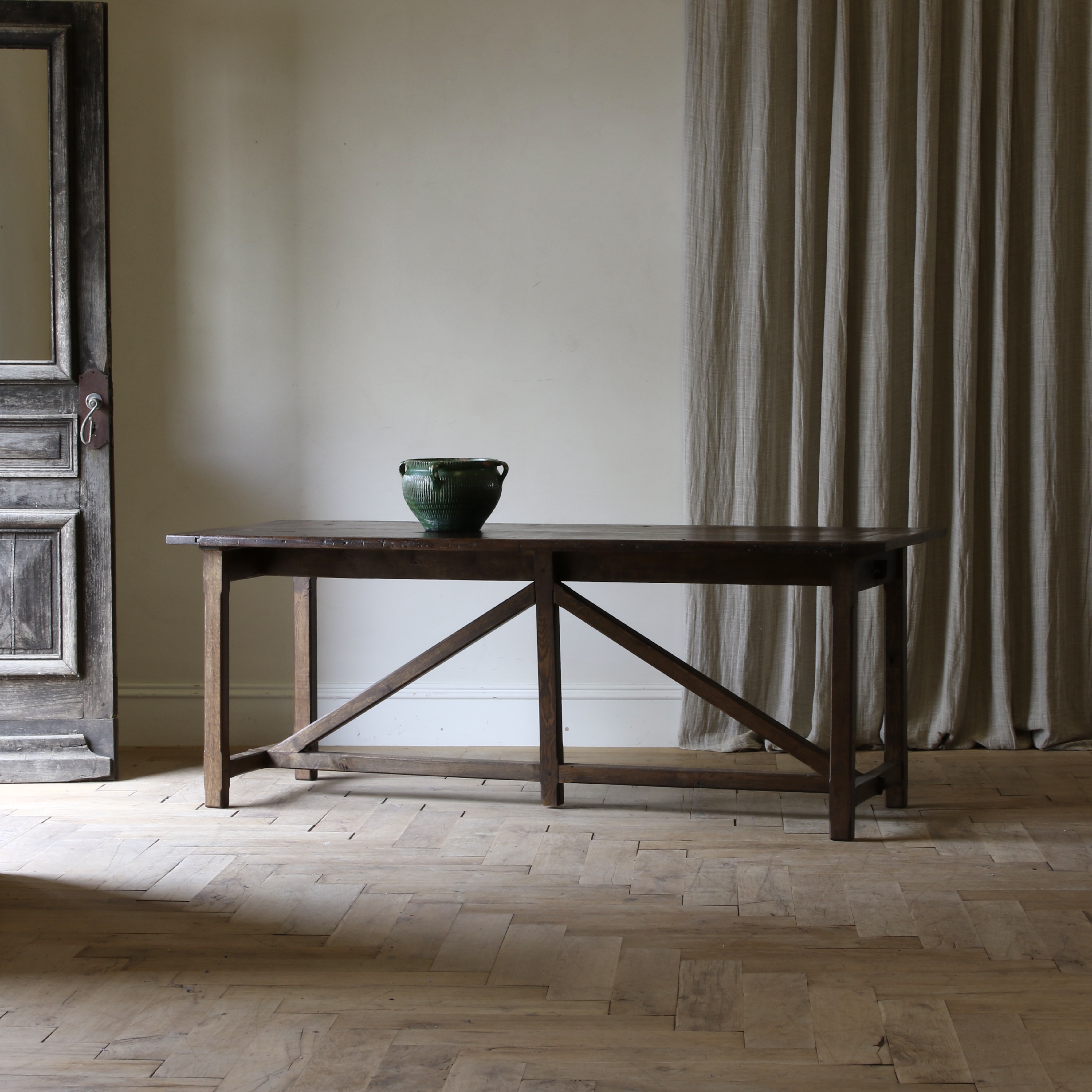 Avignon Side Table - Five Legged // JS Editions