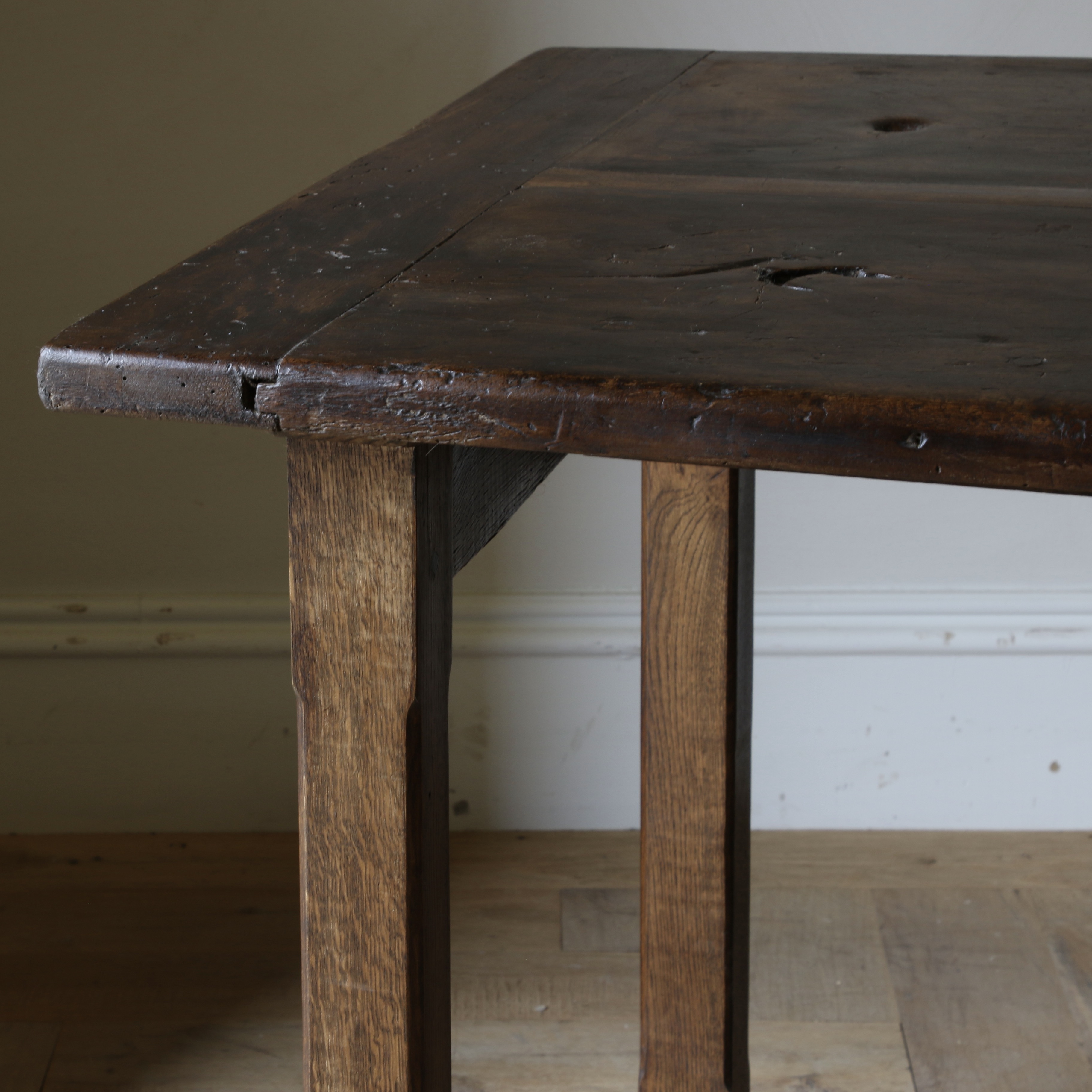 Avignon Side Table - Five Legged // JS Editions